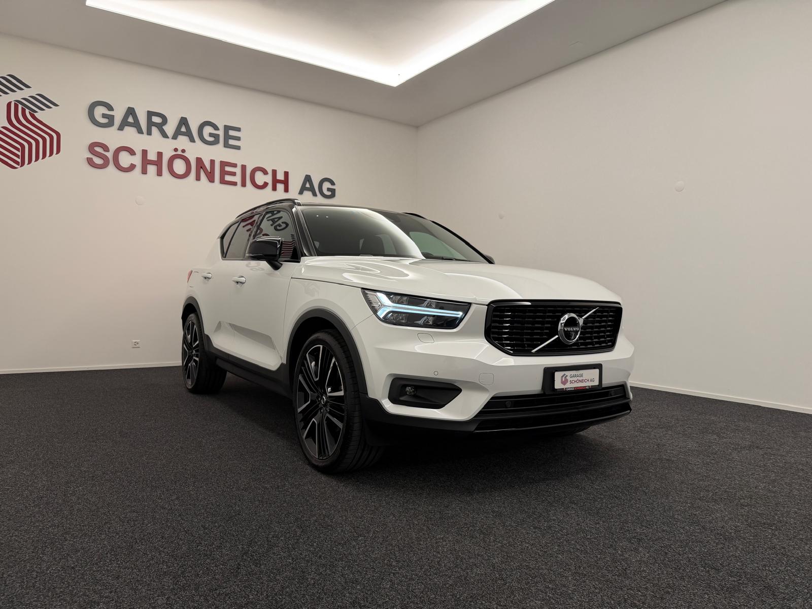 VOLVO XC40 T4 AWD Momentum Geartronic-image-2