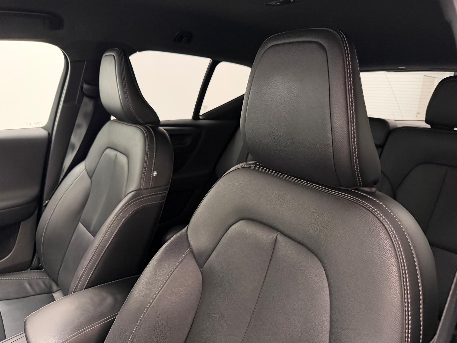 VOLVO XC40 T4 AWD Momentum Geartronic-image-12