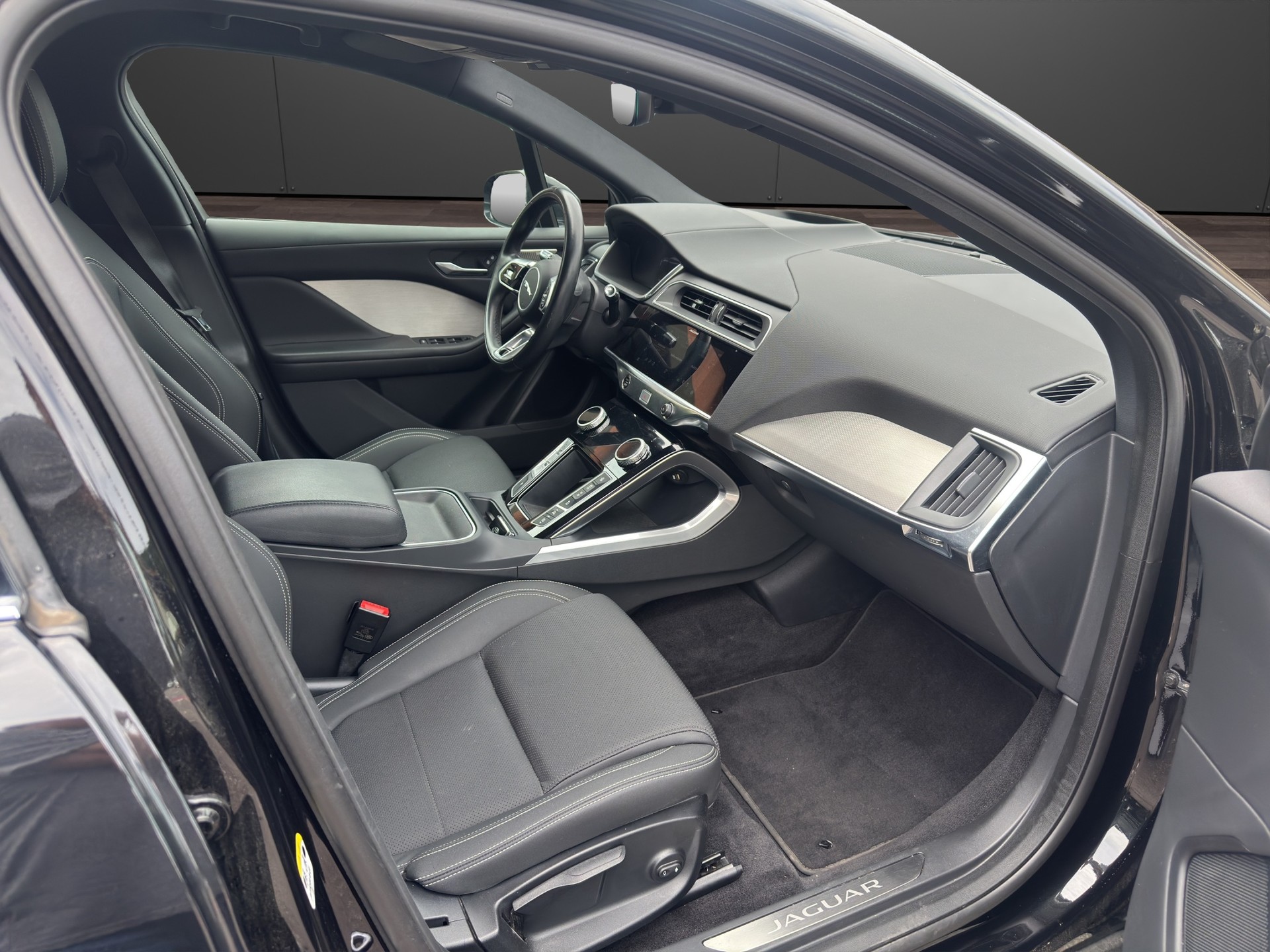JAGUAR I-Pace EV400 Black AWD-image-15