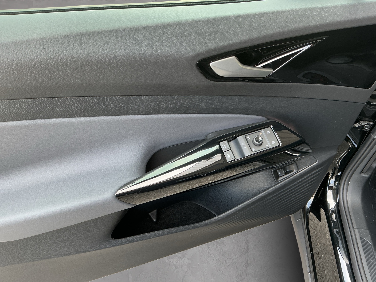 VW ID.4 Pro United 77 kWh 4 Motion-image-7