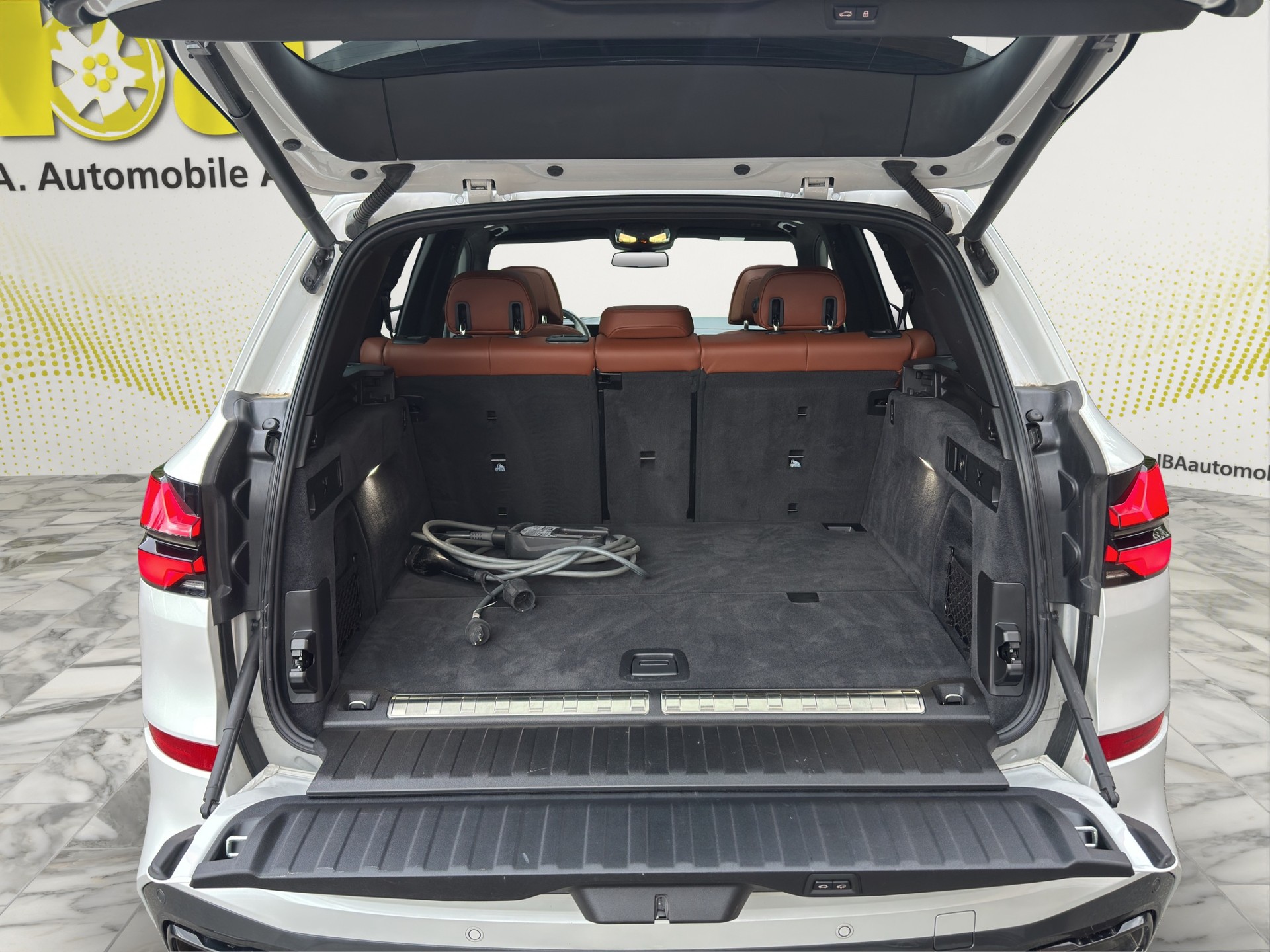 BMW X5 xDrive 50e M Sport Pro (CH) INDIVIDUAL-image-8