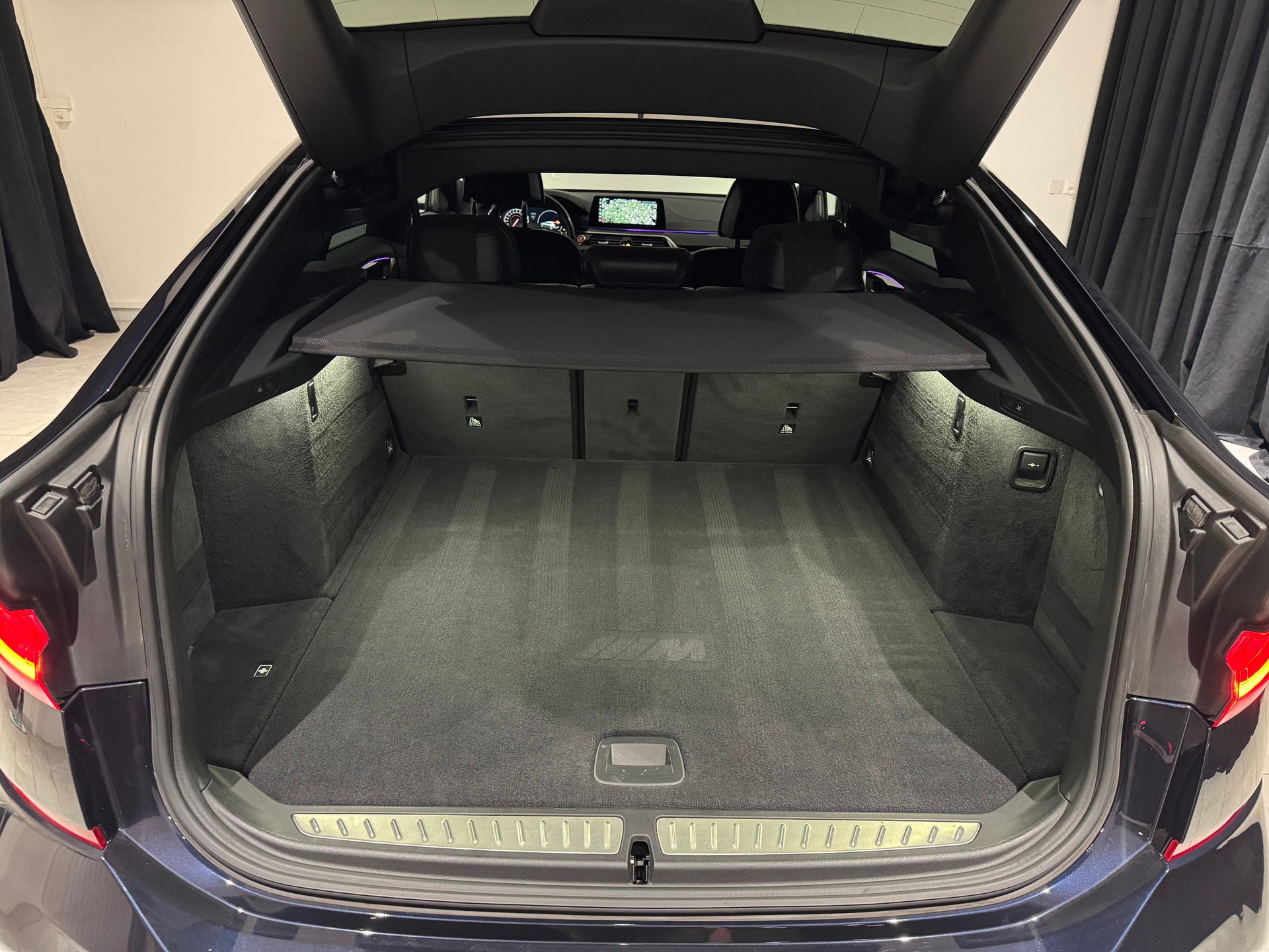 BMW 640i GT xDrive M-Packet Steptronic | 1.Hand | CH |-image-19
