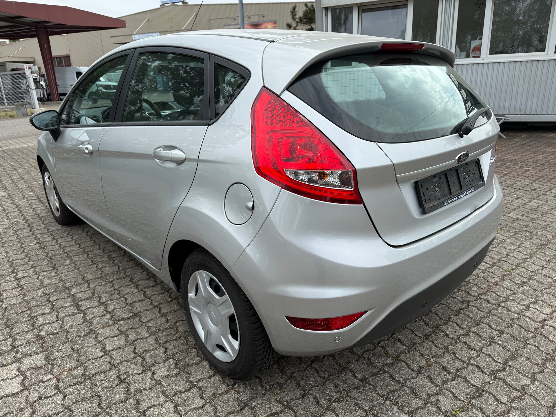 FORD Fiesta 1.4 16V Trend+ Automatic-image-6