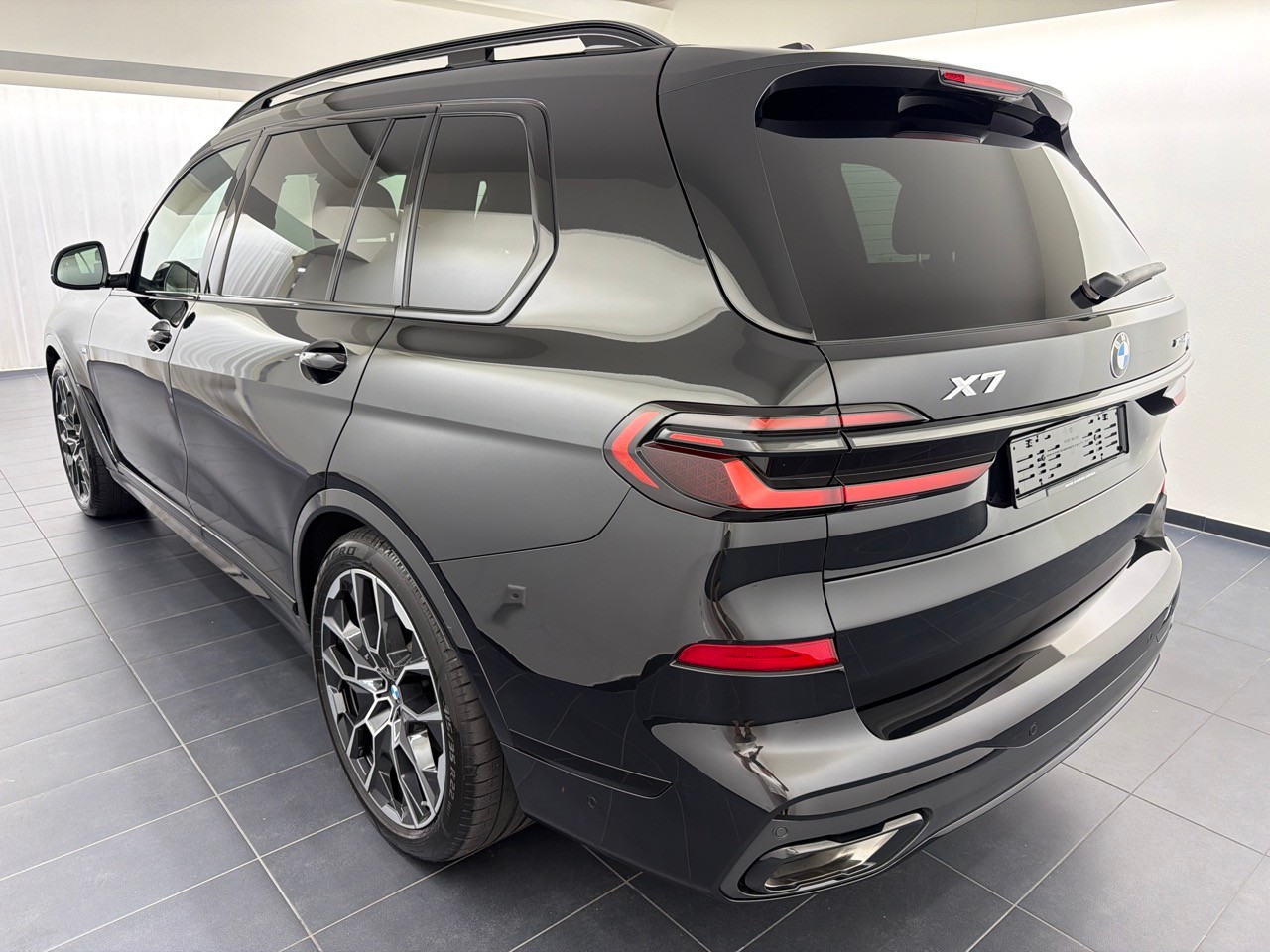 BMW X7 xDr 48 40d M Sport Pro-image-1
