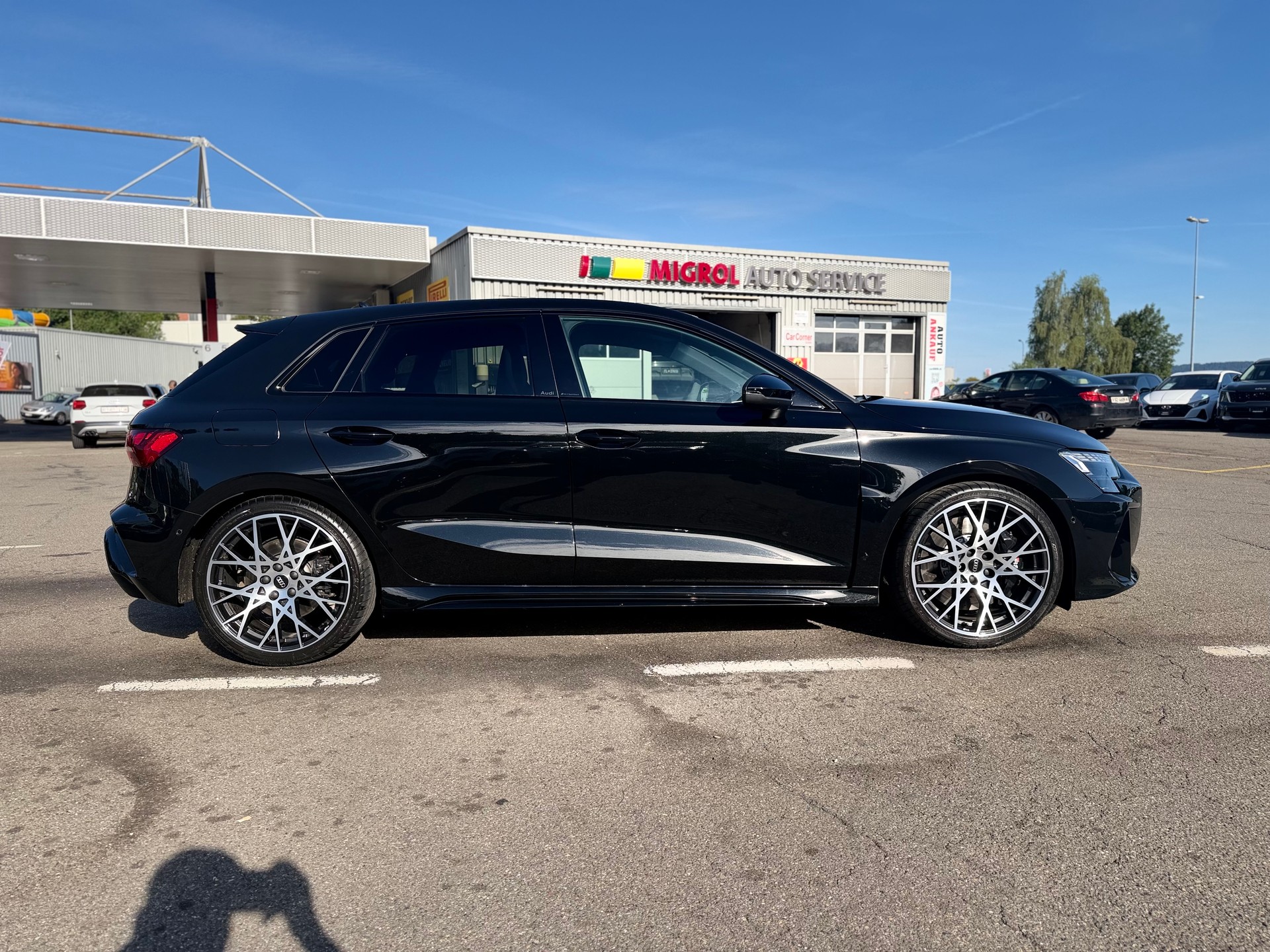 AUDI RS3 Sportback 2.5 TSI quattro S-tronic ° Carbon Schalensitze °-image-11