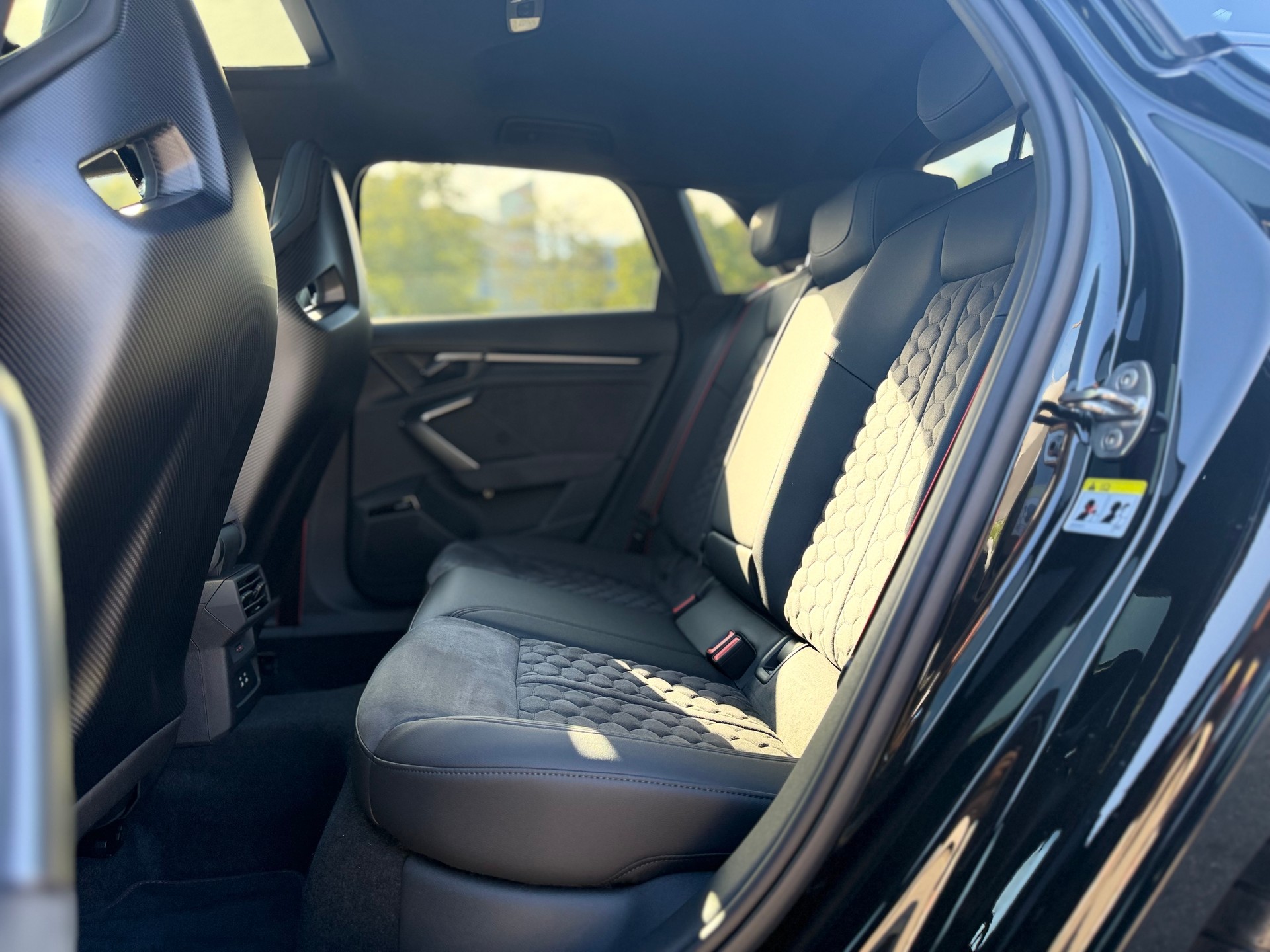 AUDI RS3 Sportback 2.5 TSI quattro S-tronic ° Carbon Schalensitze °-image-15