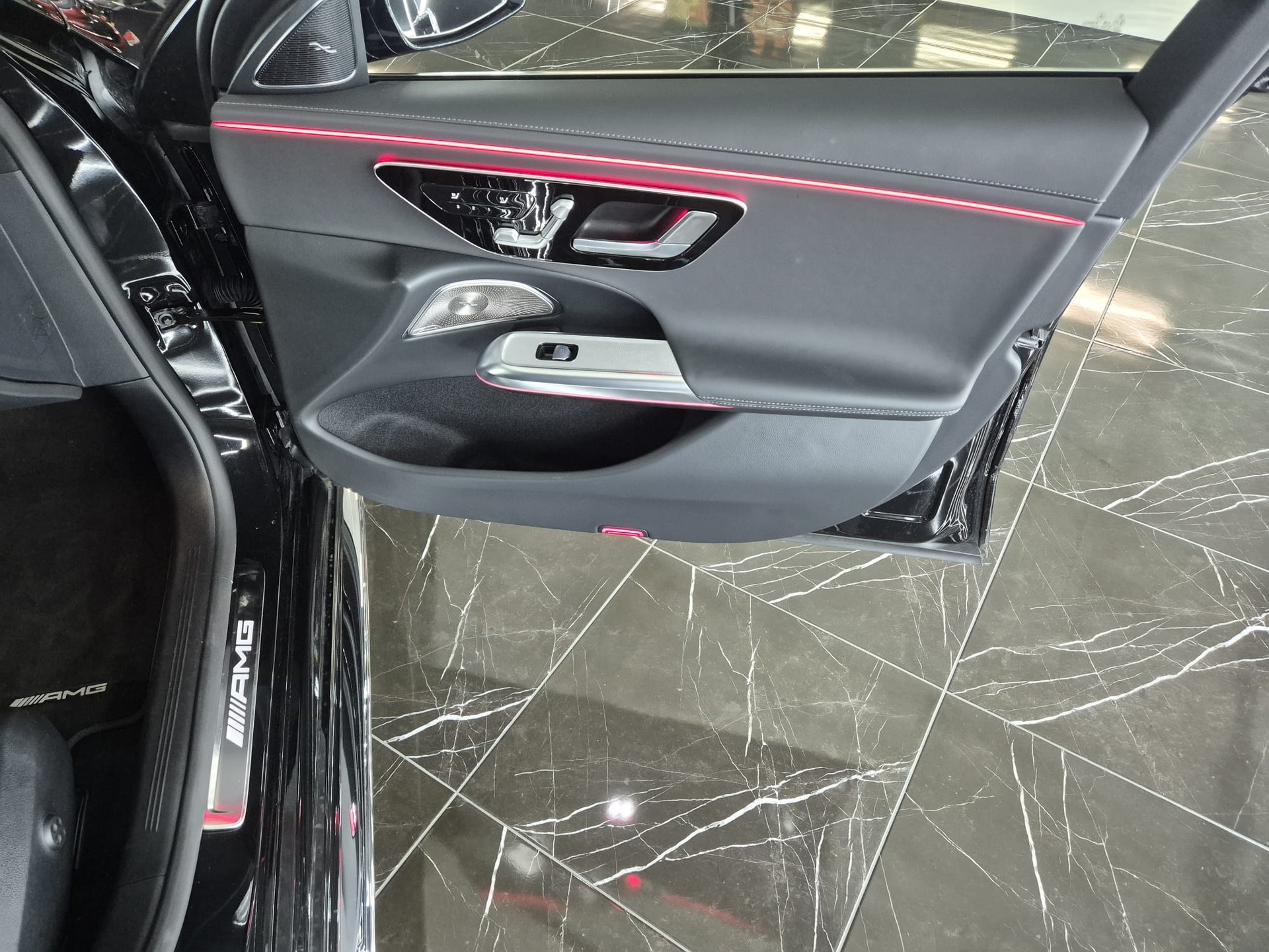 MERCEDES-BENZ E 53 Hybrid T 4Matic+ 9G-Tronic-image-29