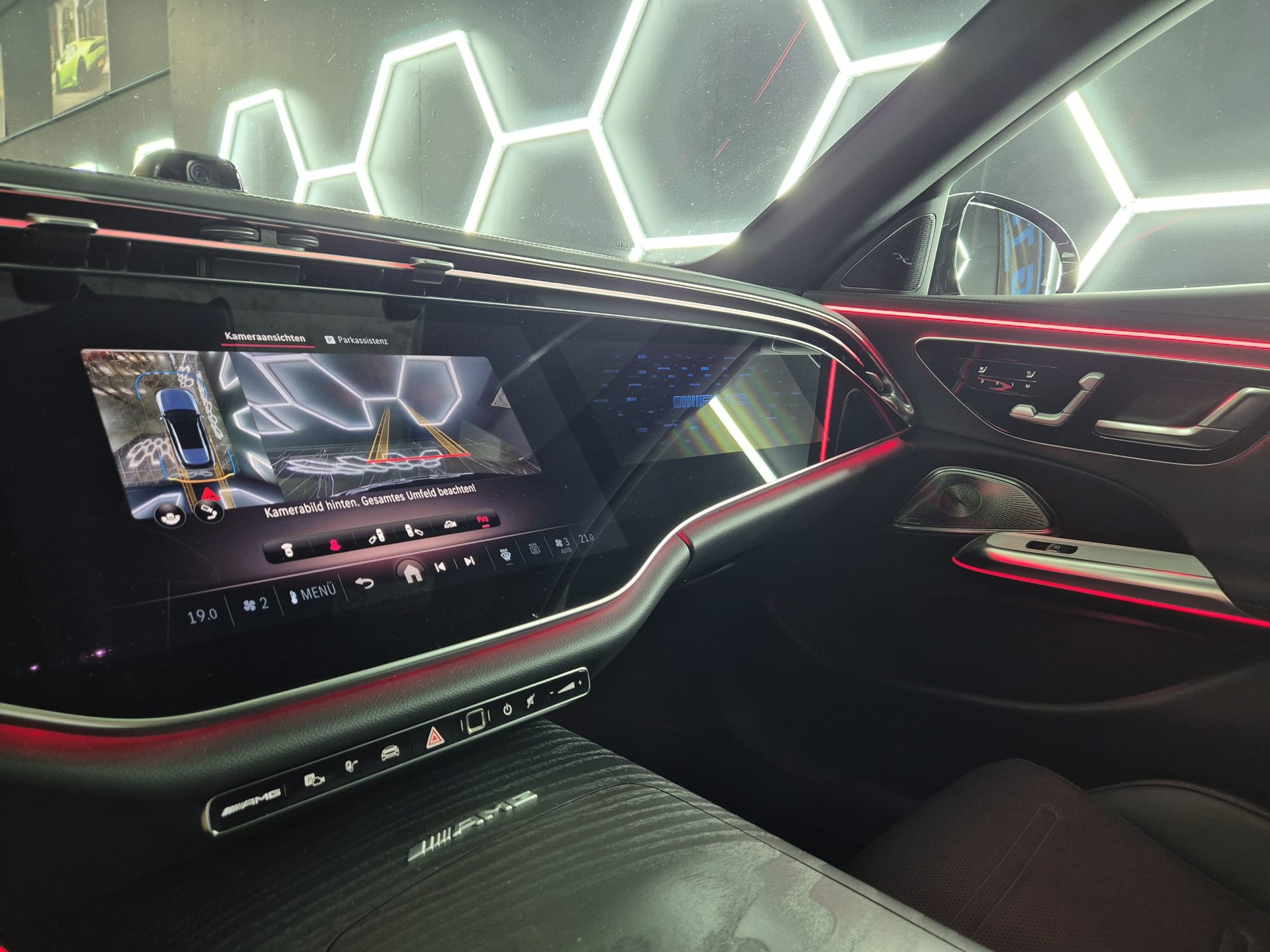 MERCEDES-BENZ E 53 Hybrid T 4Matic+ 9G-Tronic-image-36