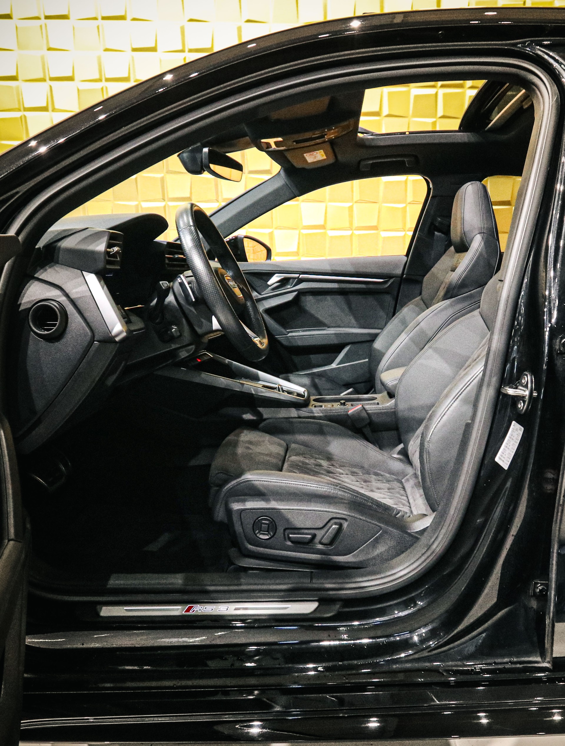 AUDI RS3 Sportback 2.5 TSI quattro S-tronic-image-8