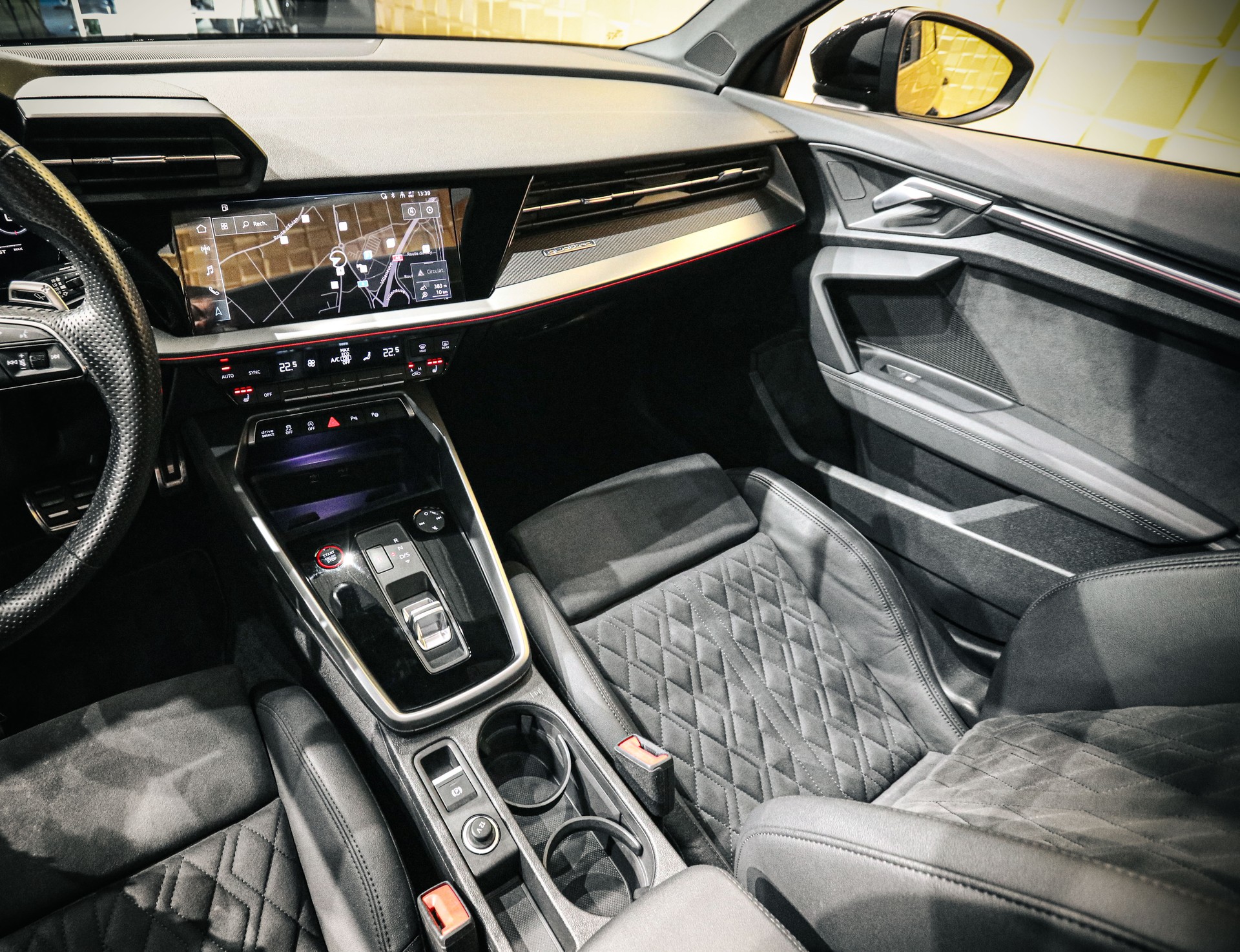 AUDI RS3 Sportback 2.5 TSI quattro S-tronic-image-15