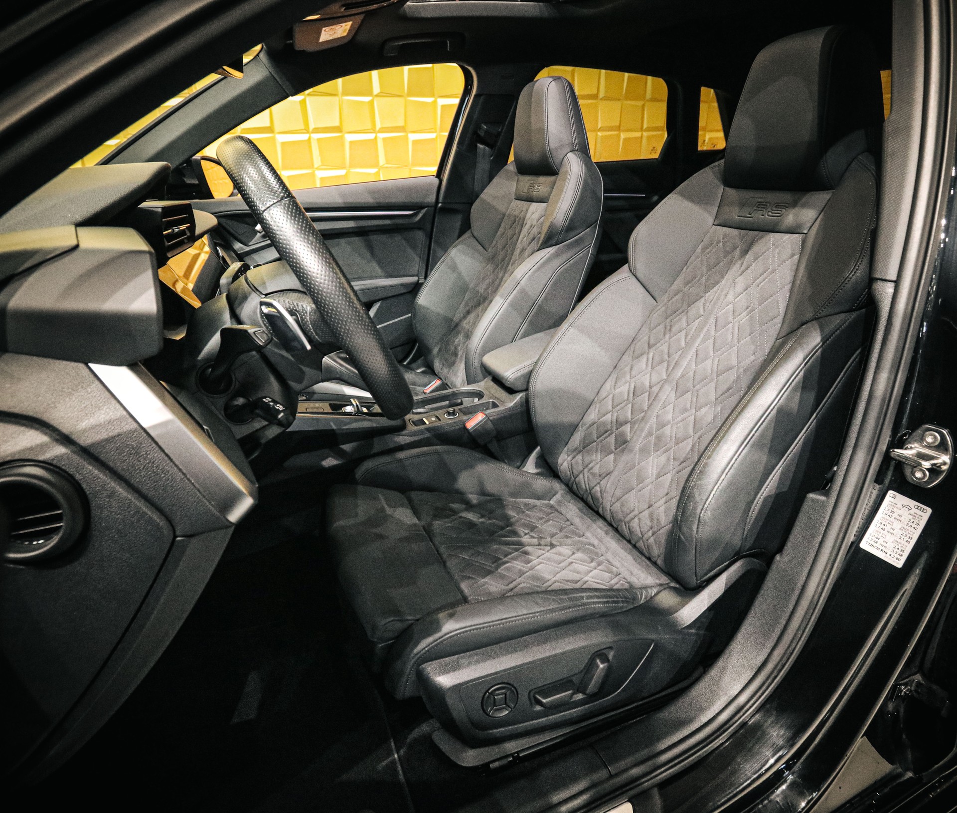 AUDI RS3 Sportback 2.5 TSI quattro S-tronic-image-9