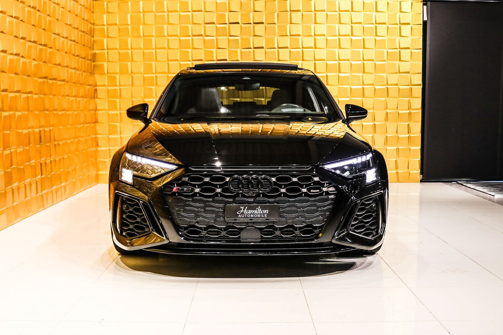 AUDI RS3 Sportback 2.5 TSI quattro S-tronic-image-2