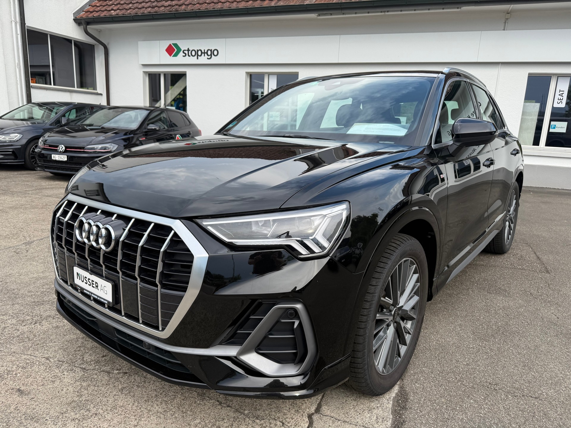 AUDI Q3 45 TFSI S line quattro S-tronic-image-0