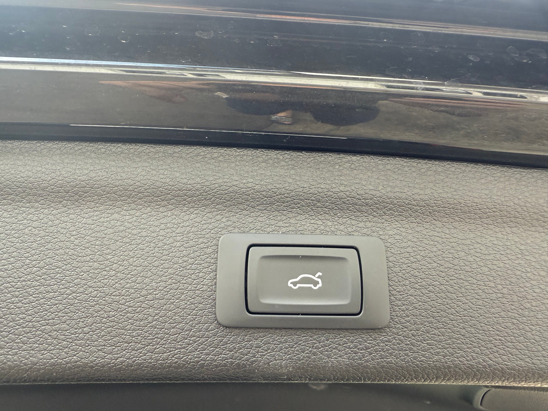 AUDI Q3 45 TFSI S line quattro S-tronic-image-11