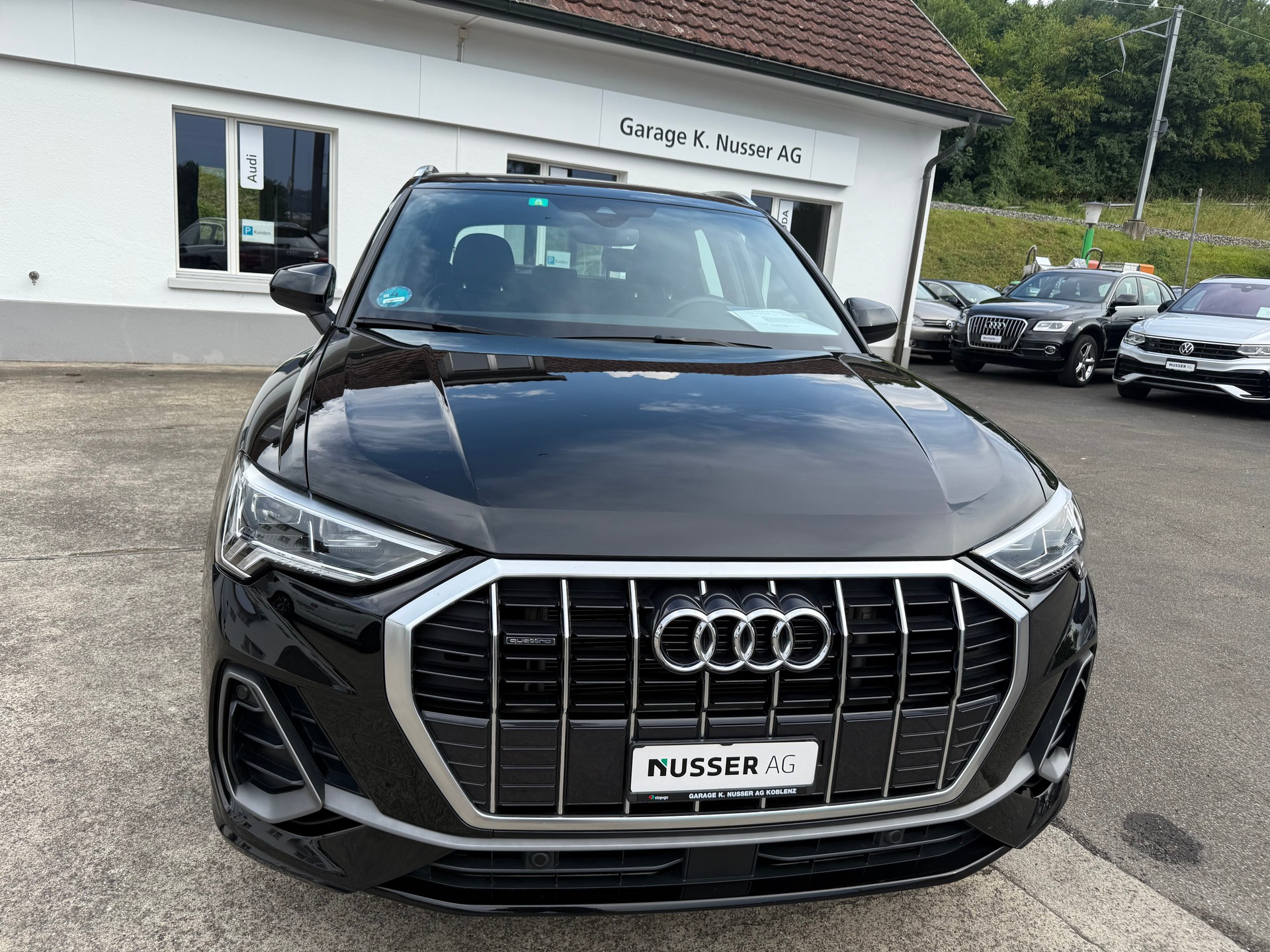 AUDI Q3 45 TFSI S line quattro S-tronic-image-1