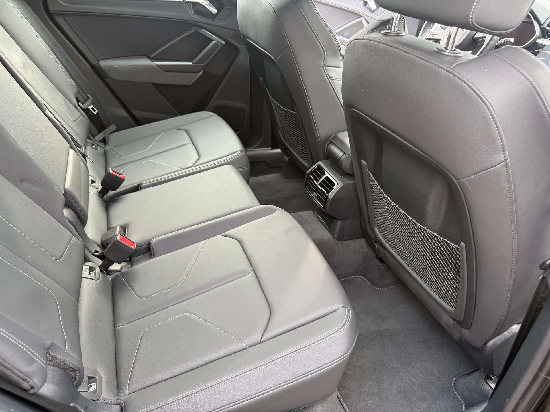 AUDI Q3 45 TFSI S line quattro S-tronic-image-12