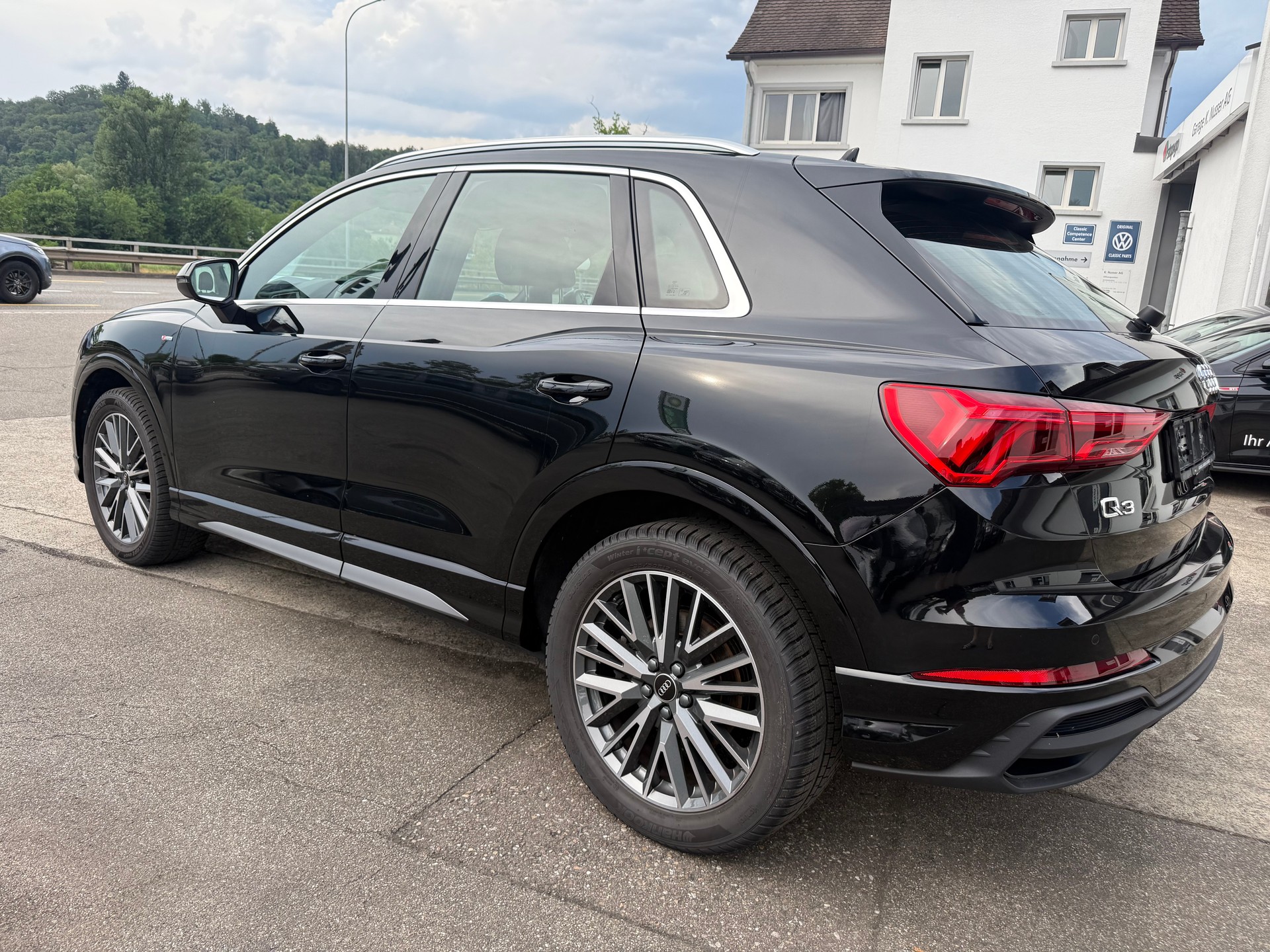 AUDI Q3 45 TFSI S line quattro S-tronic-image-6