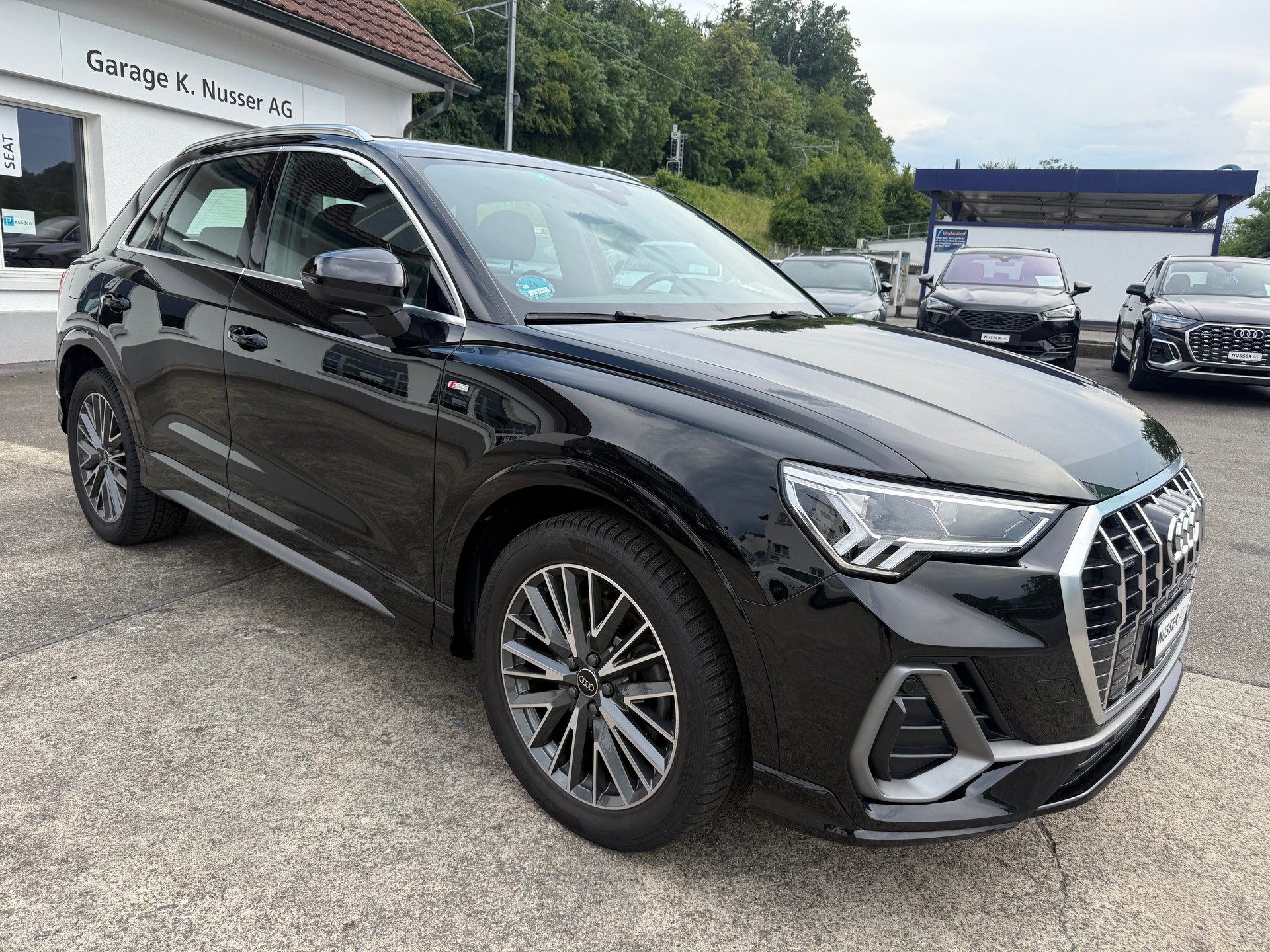 AUDI Q3 45 TFSI S line quattro S-tronic-image-2