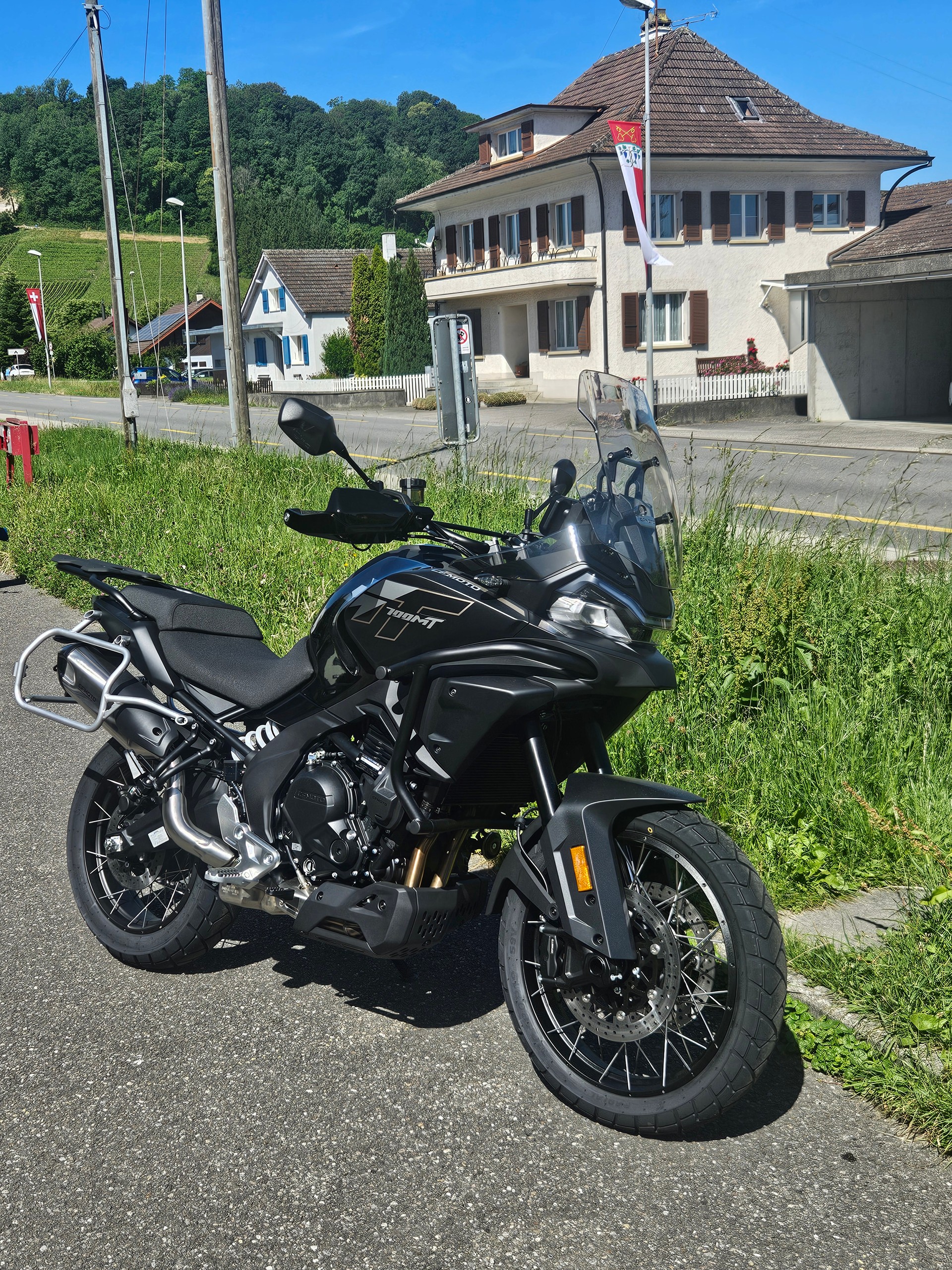 CF MOTO 700MT