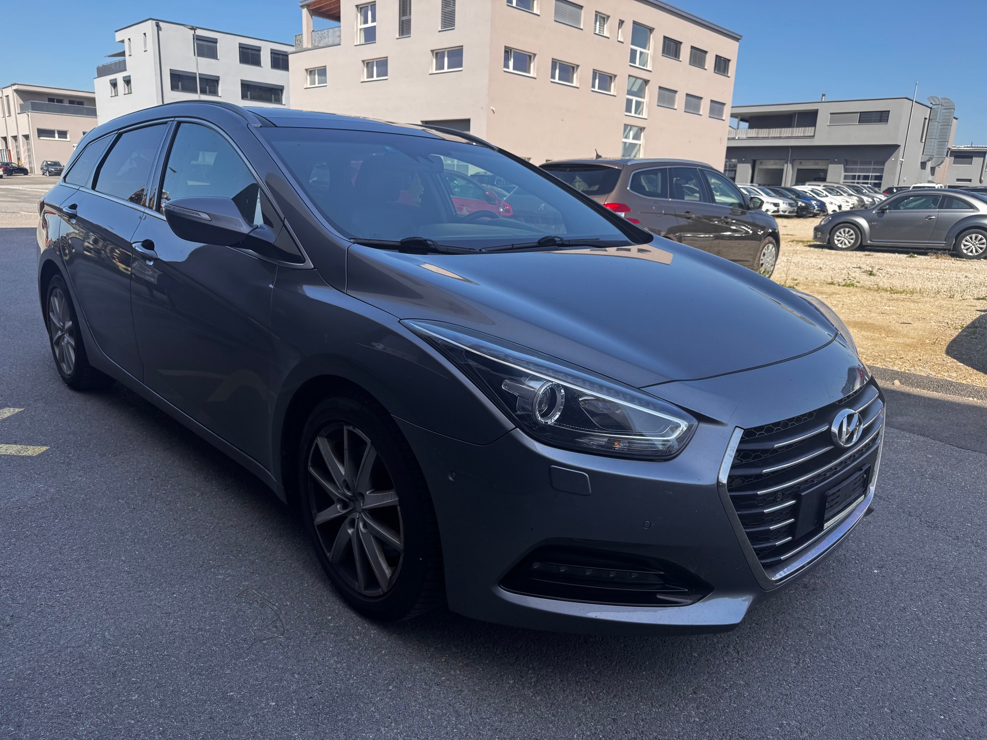 HYUNDAI i40 Wagon 1.7 CRDI Vertex Automatic-image-2