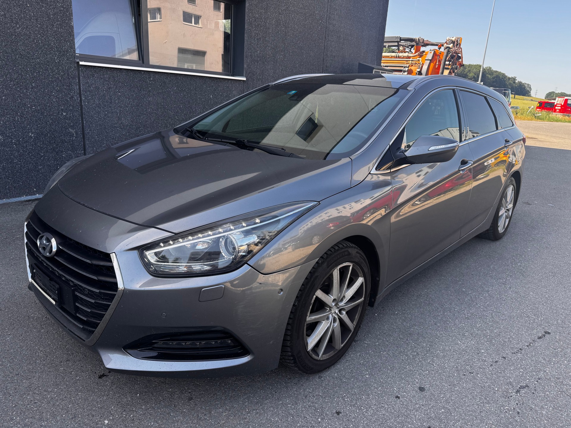 HYUNDAI i40 Wagon 1.7 CRDI Vertex Automatic-image-0