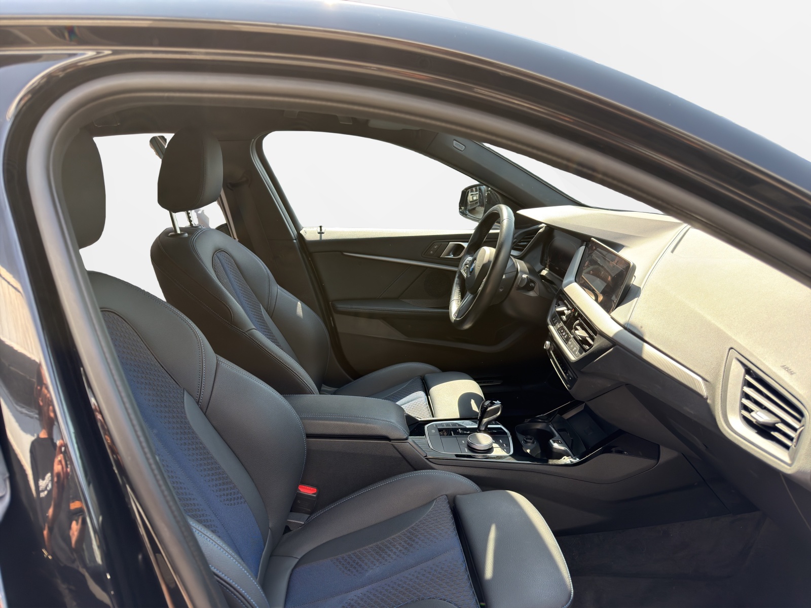 BMW 118i M Sport Steptronic-image-17