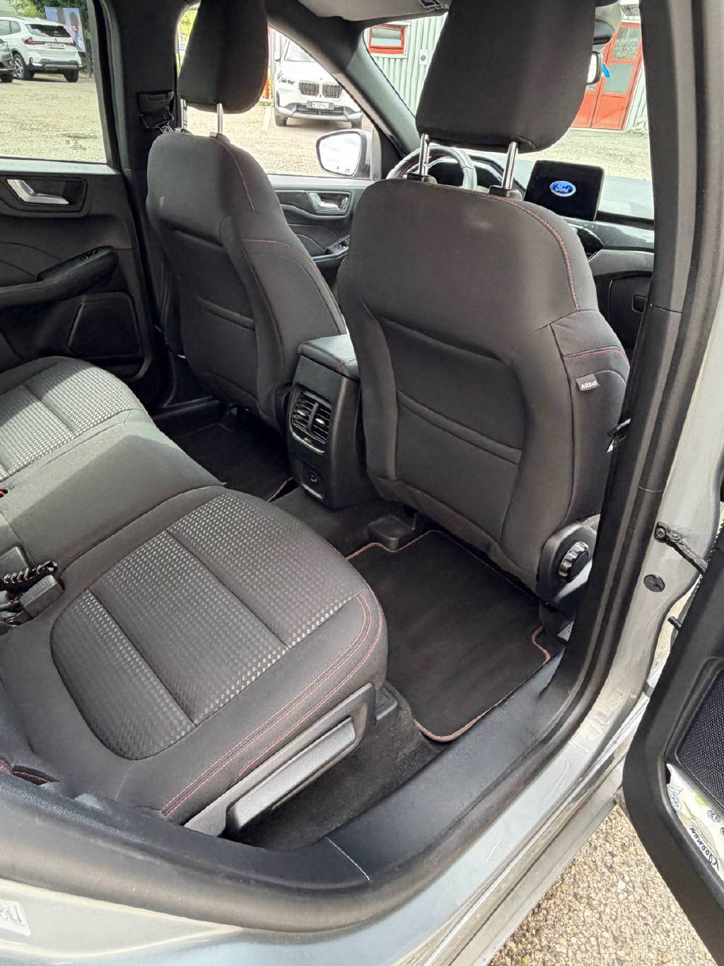 FORD Kuga 2.5 Hybrid ST-Line 4x4kW-image-10