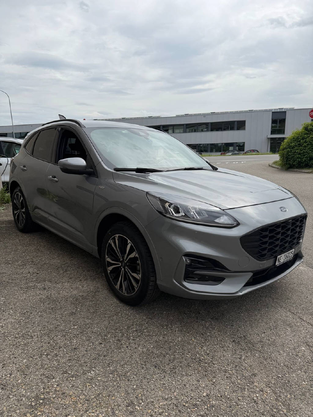 FORD Kuga 2.5 Hybrid ST-Line 4x4kW-image-2