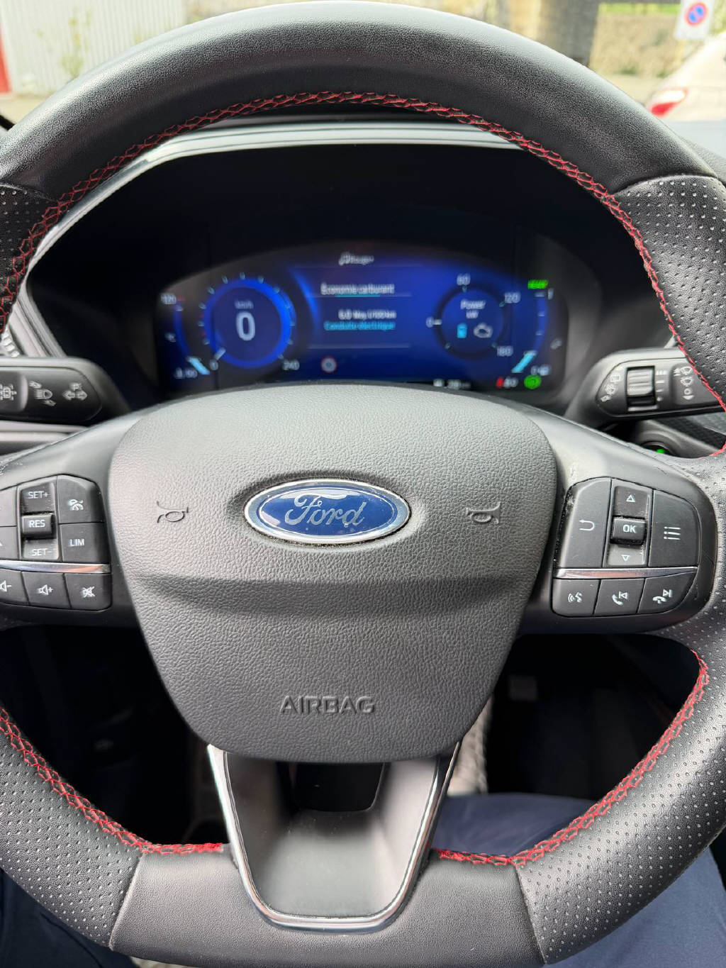 FORD Kuga 2.5 Hybrid ST-Line 4x4kW-image-6