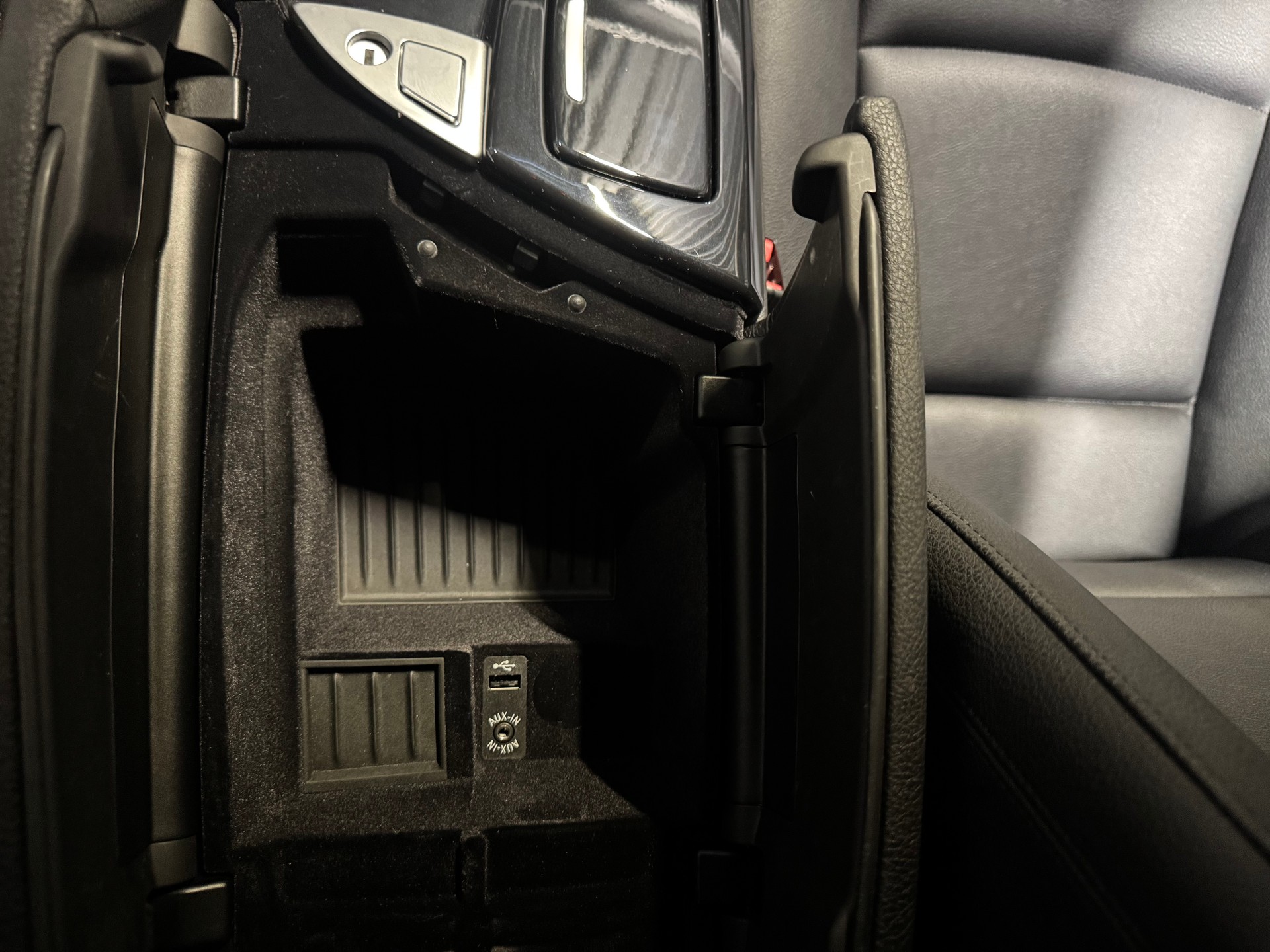 BMW 520i Steptronic (22)-image-15