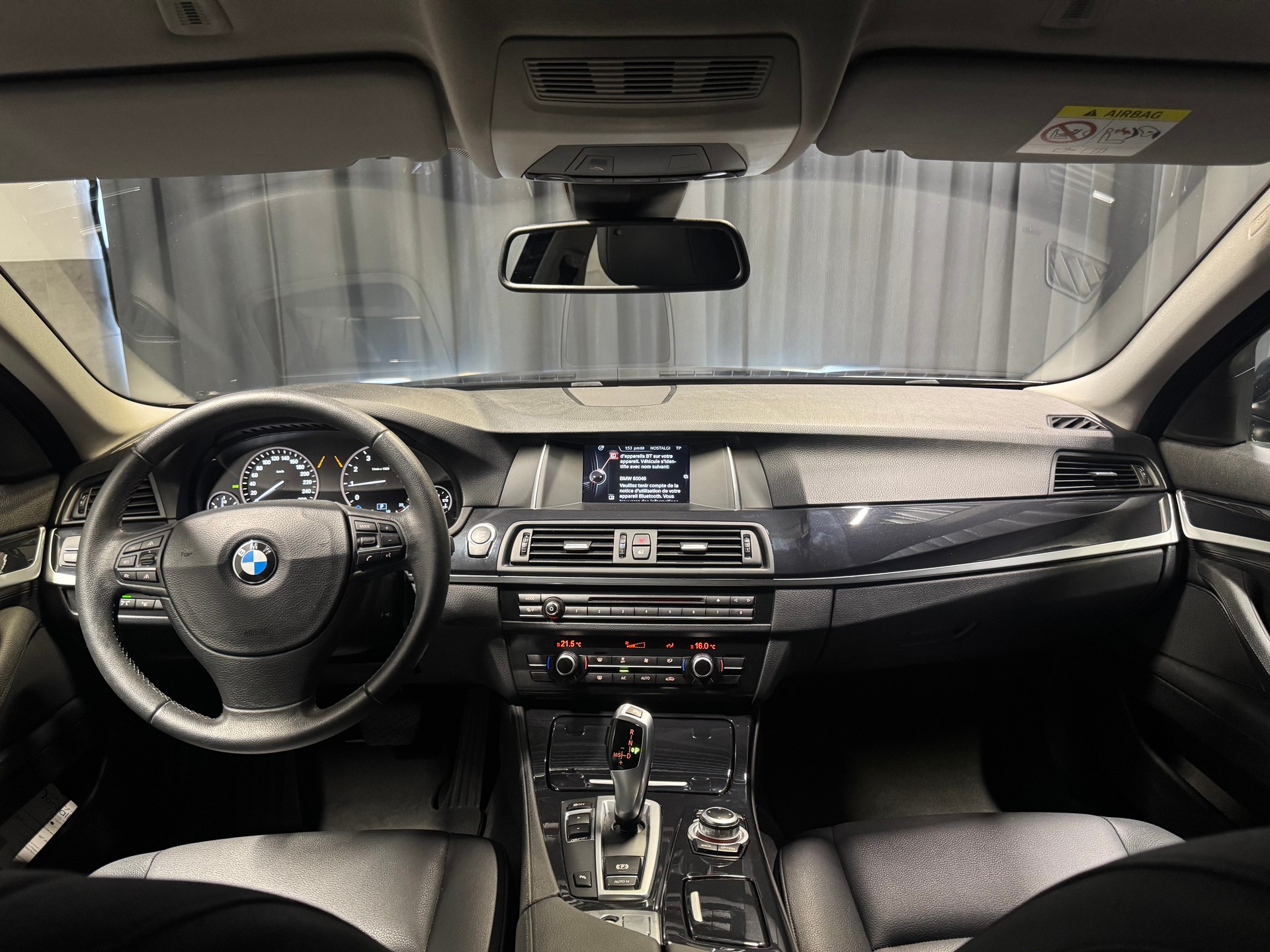 BMW 520i Steptronic (22)-image-8