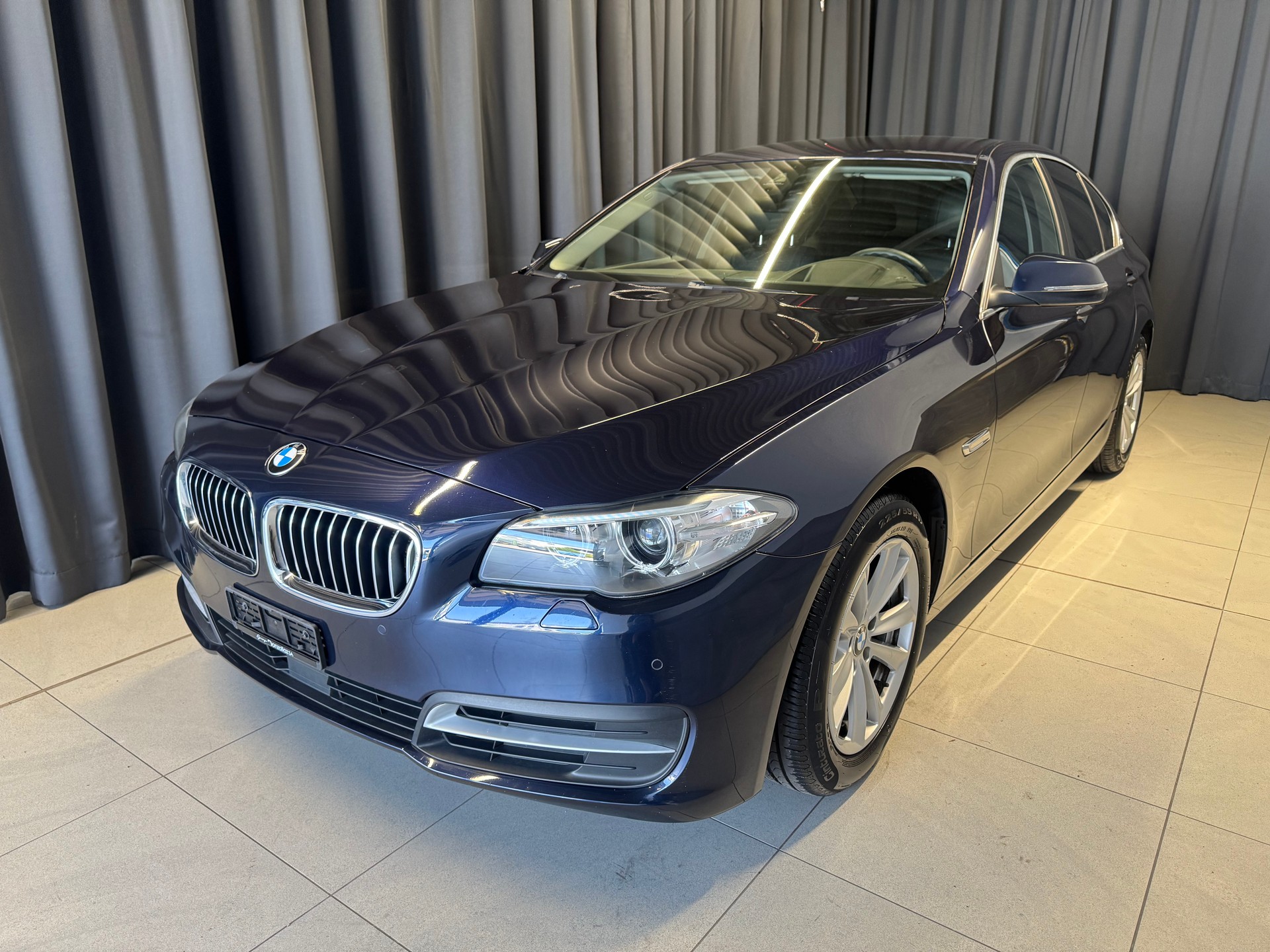 BMW 520i Steptronic (22)-image-2