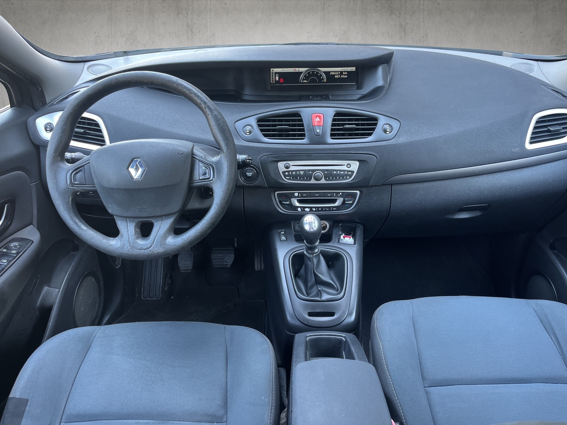 RENAULT Scénic 1.4 16V Turbo Expression-image-8