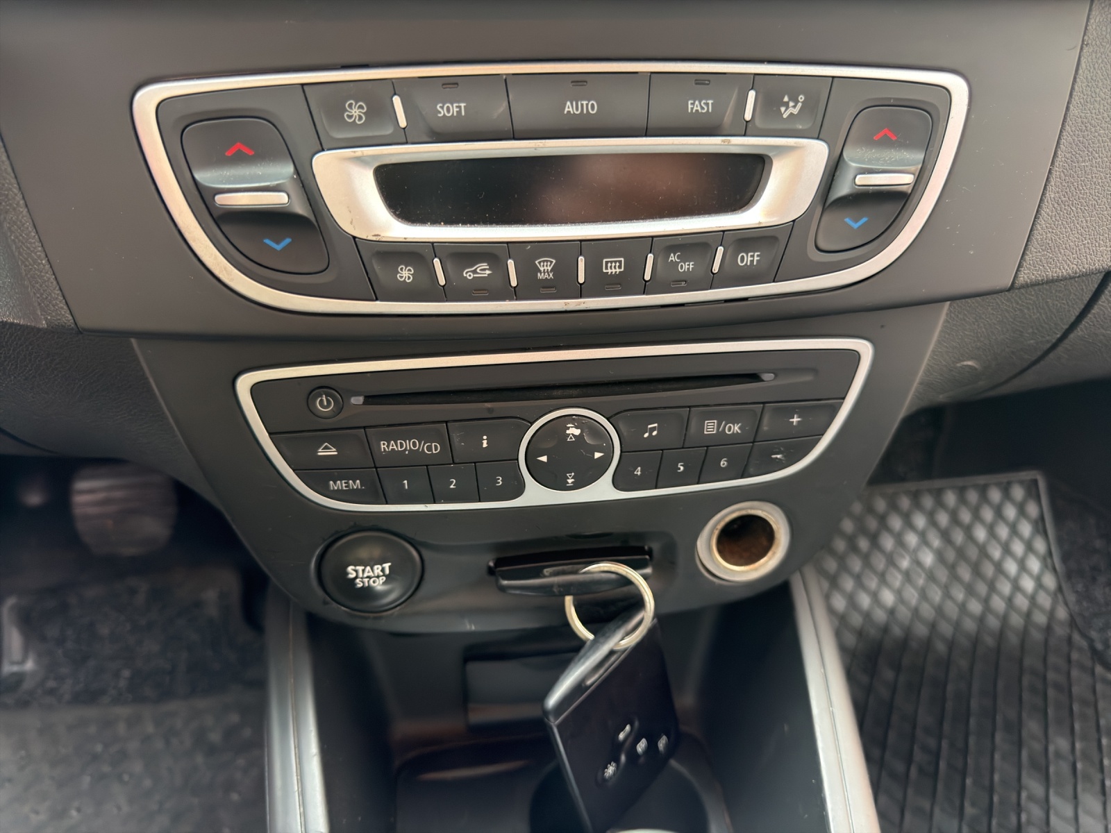RENAULT Mégane 1.6 16V Expression-image-14