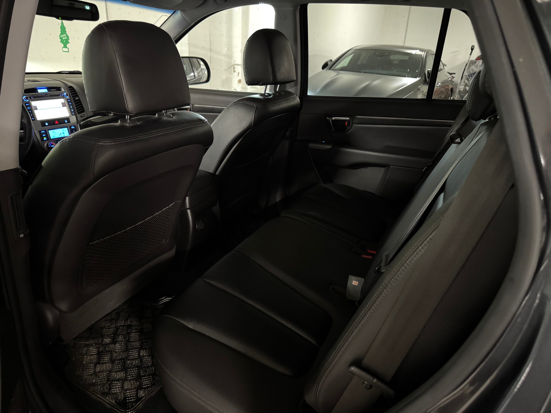 HYUNDAI Santa Fe 2.2 CRDI Swiss Plus Edition 4WD Automatic-image-13
