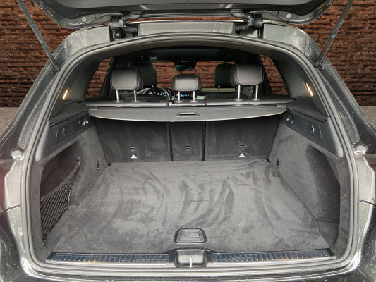 MERCEDES-BENZ GLC 300 d AMG Line 4Matic-image-6
