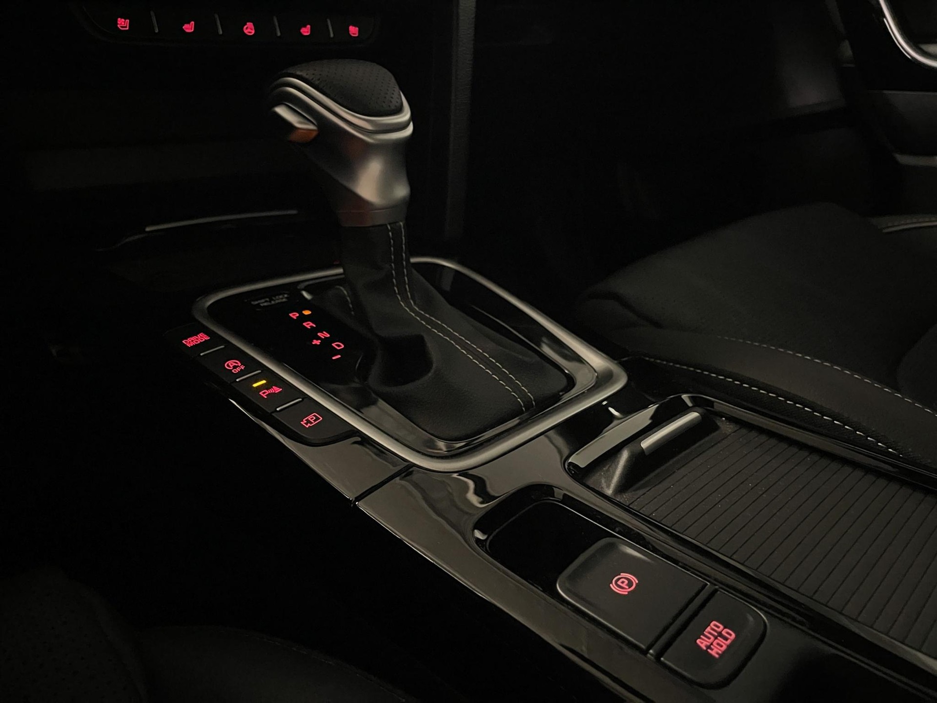 KIA Ceed 1.5 T-GDi MHEV GT-Line-image-14