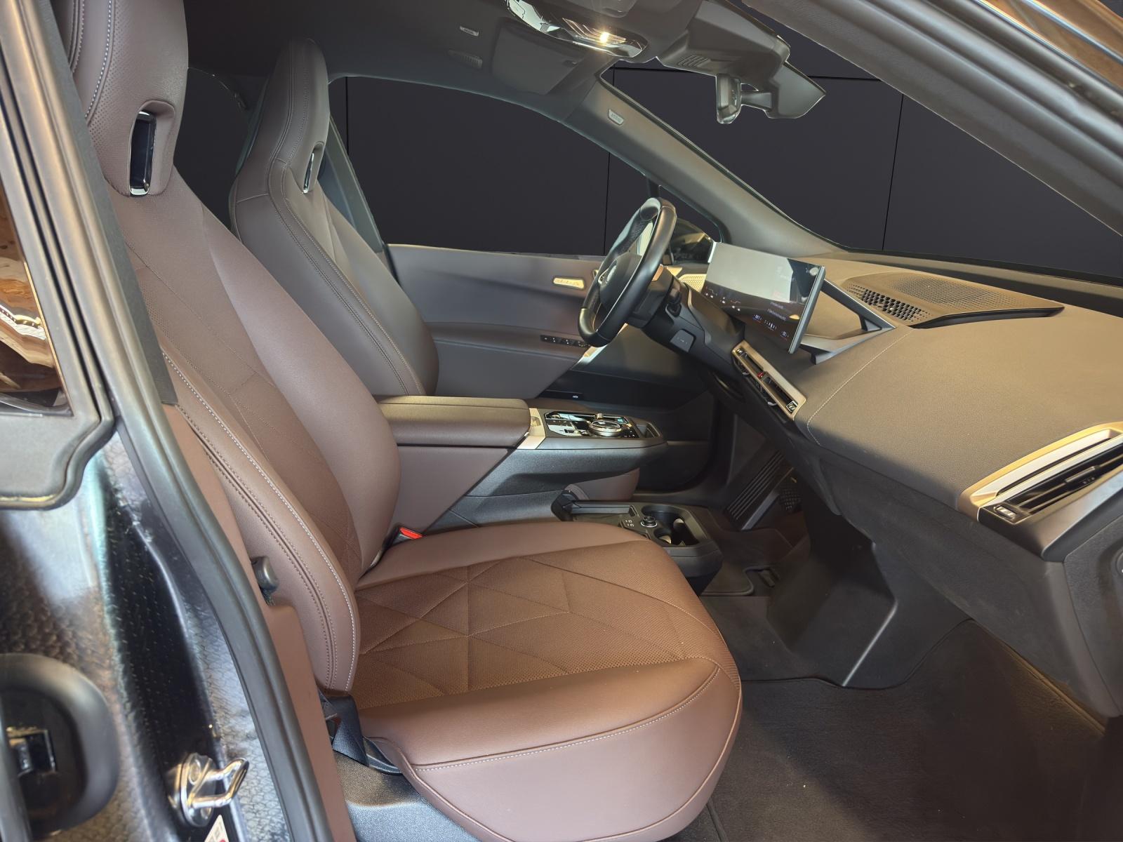 BMW iX M60-image-14