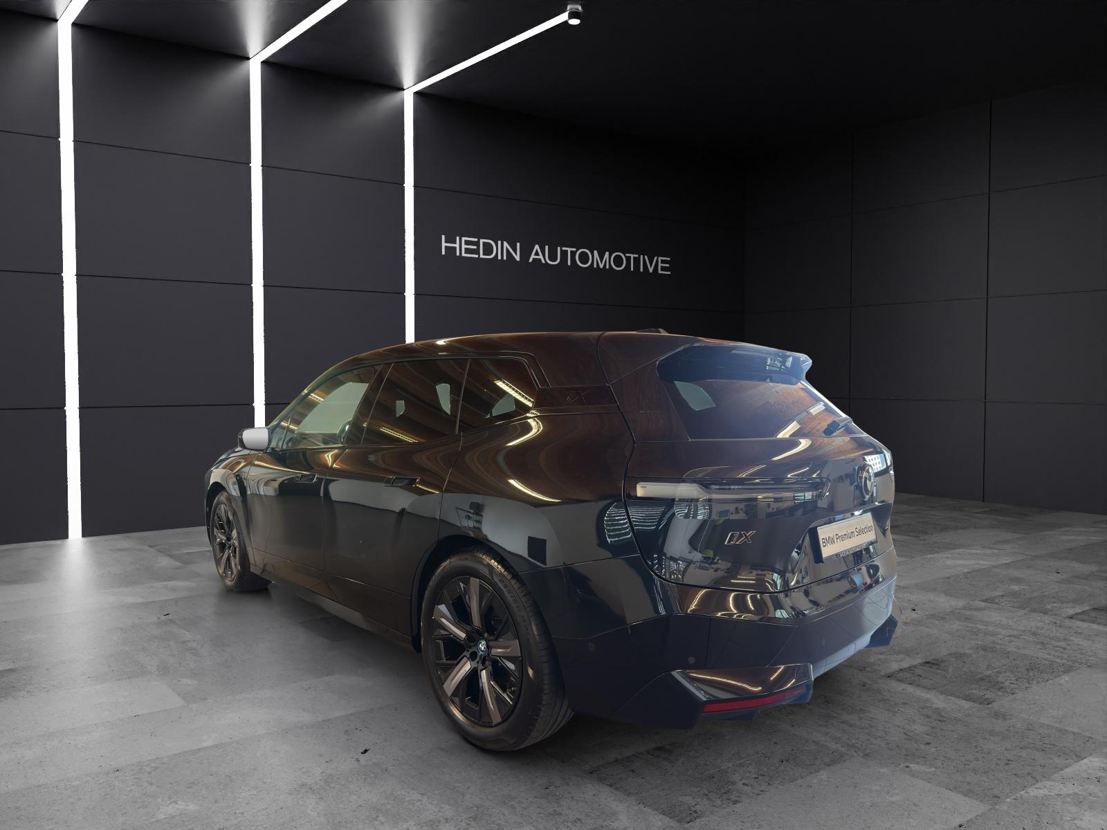 BMW iX M60-image-2
