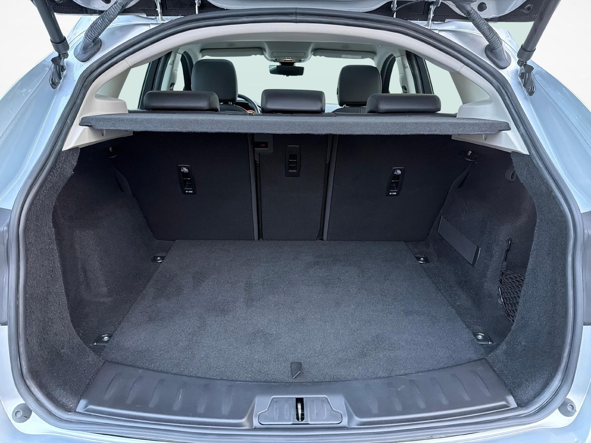 JAGUAR E-Pace 2.0 I4 200 SE AWD mit Panoramadach-image-11