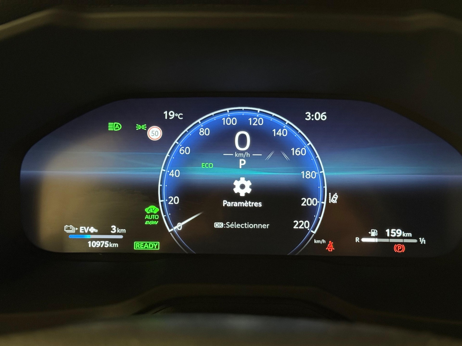 SUZUKI Across 2.5 PHEV Compact Top 4x4-image-16