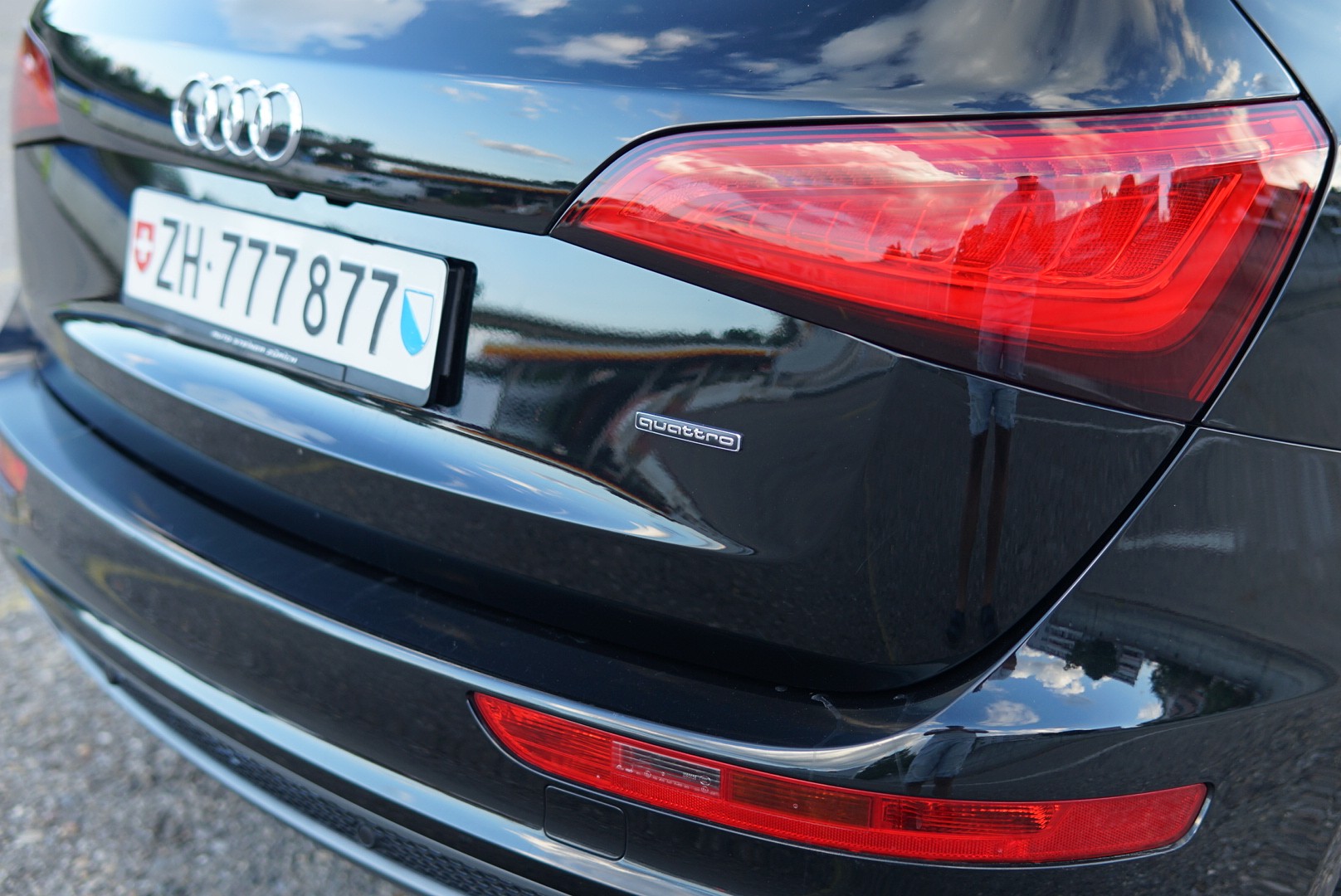 AUDI 2.0 TDI quattro S-Tronic-image-7