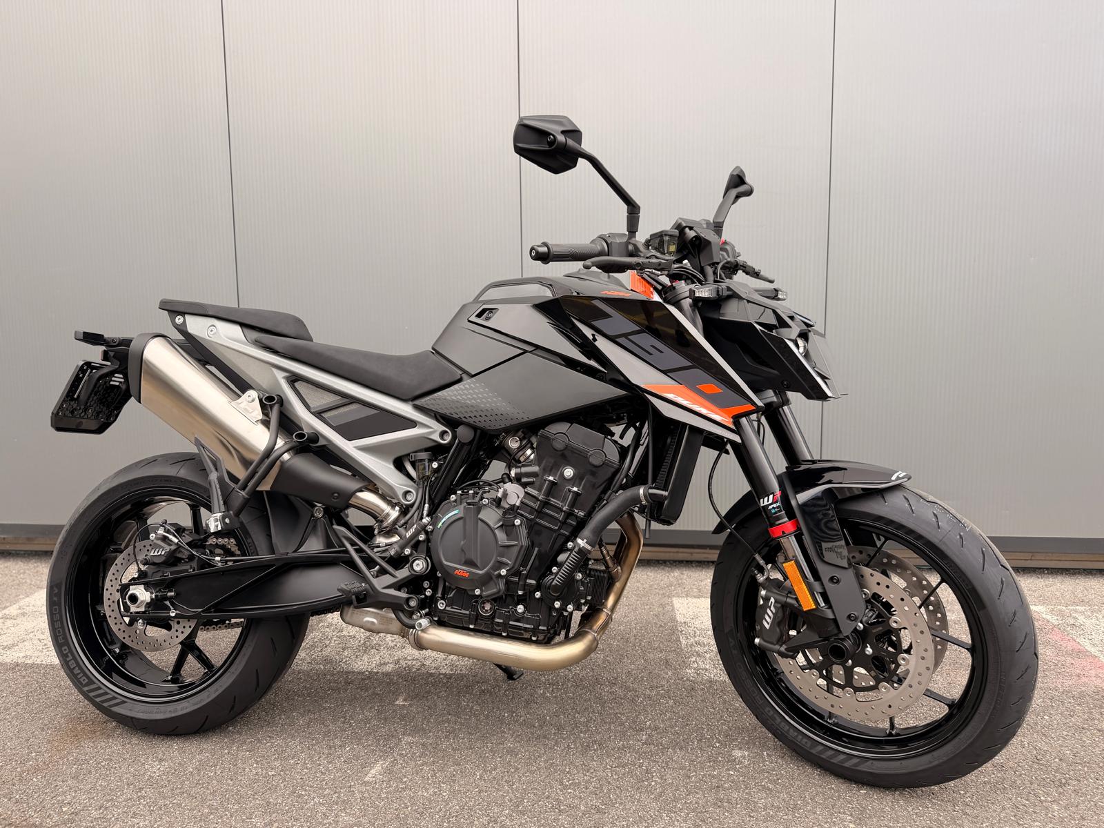 KTM 790 DUKE MY27-showroom-element-1