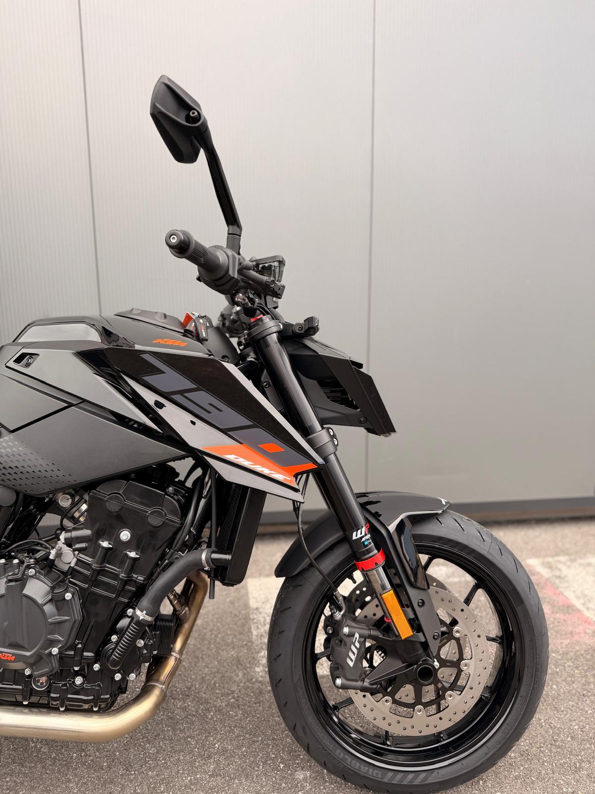 KTM 790 DUKE MY27-showroom-element-2