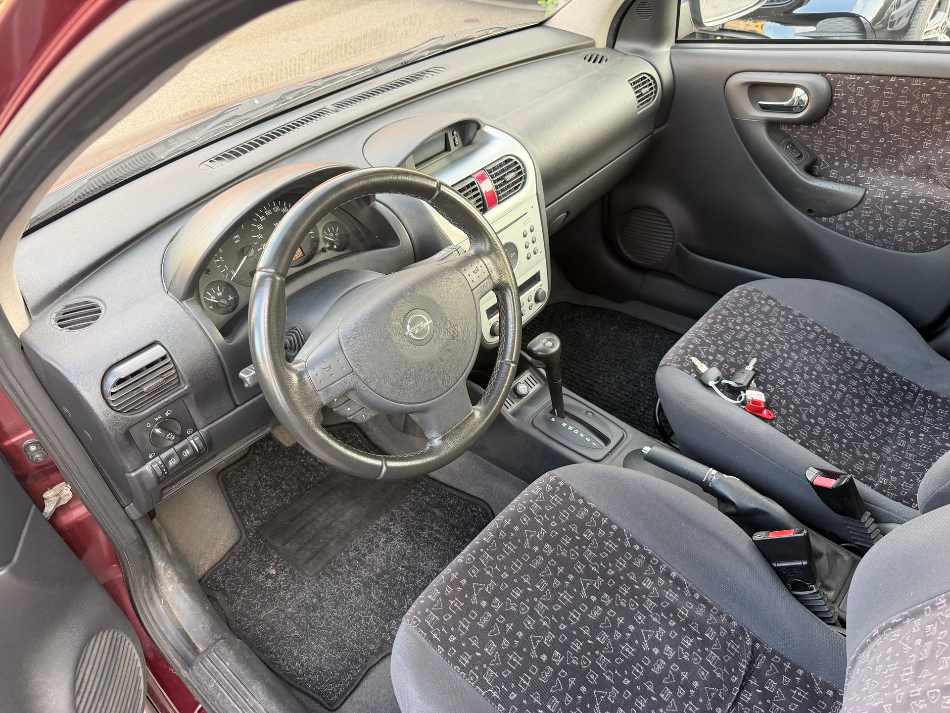 OPEL Corsa 1.4 16V Comfort-image-5