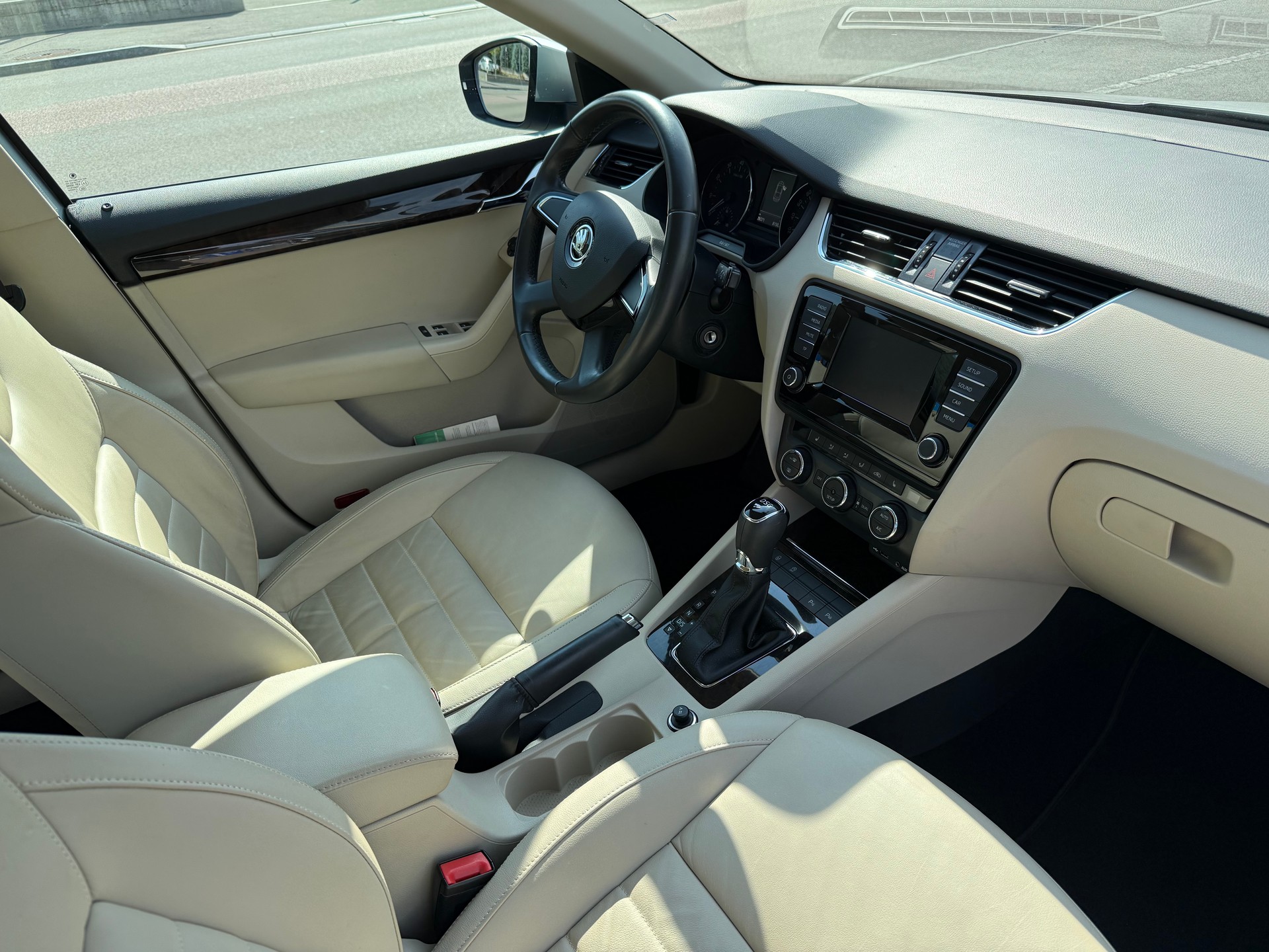 SKODA Octavia 1.8 TSI Ambition DSG-image-7
