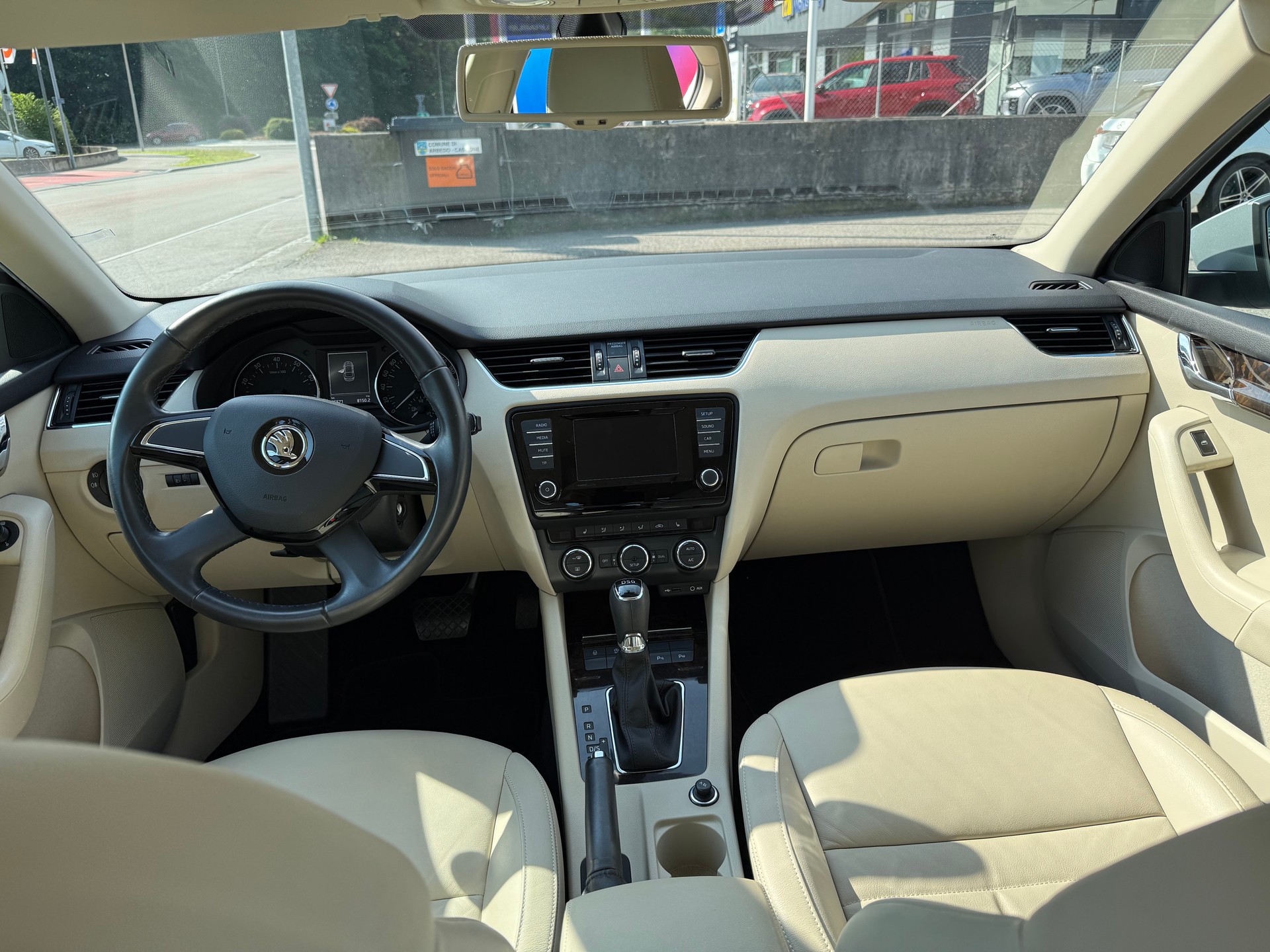 SKODA Octavia 1.8 TSI Ambition DSG-image-9