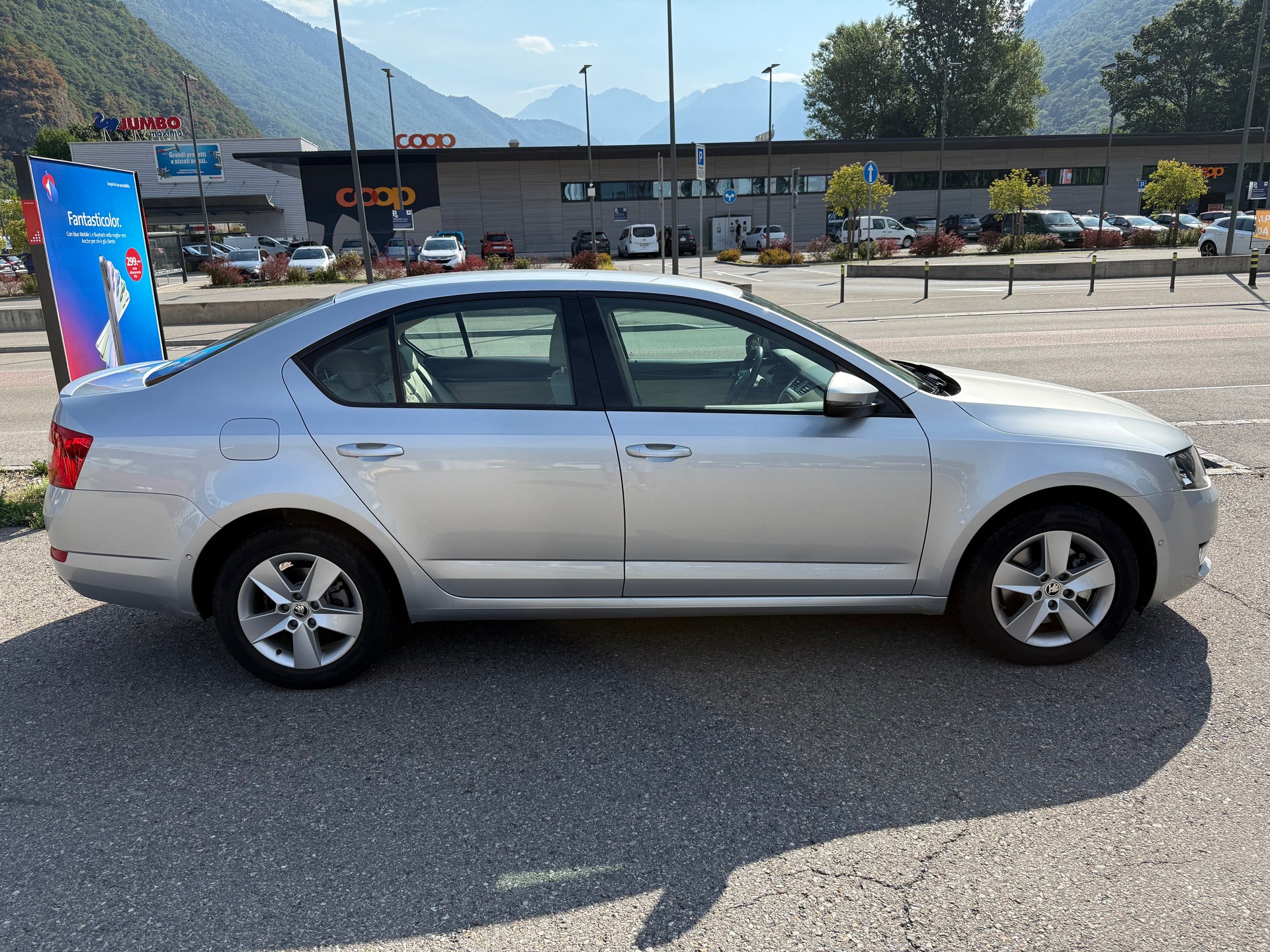 SKODA Octavia 1.8 TSI Ambition DSG-image-0
