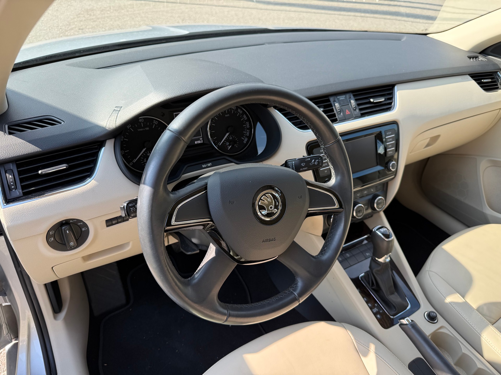 SKODA Octavia 1.8 TSI Ambition DSG-image-10