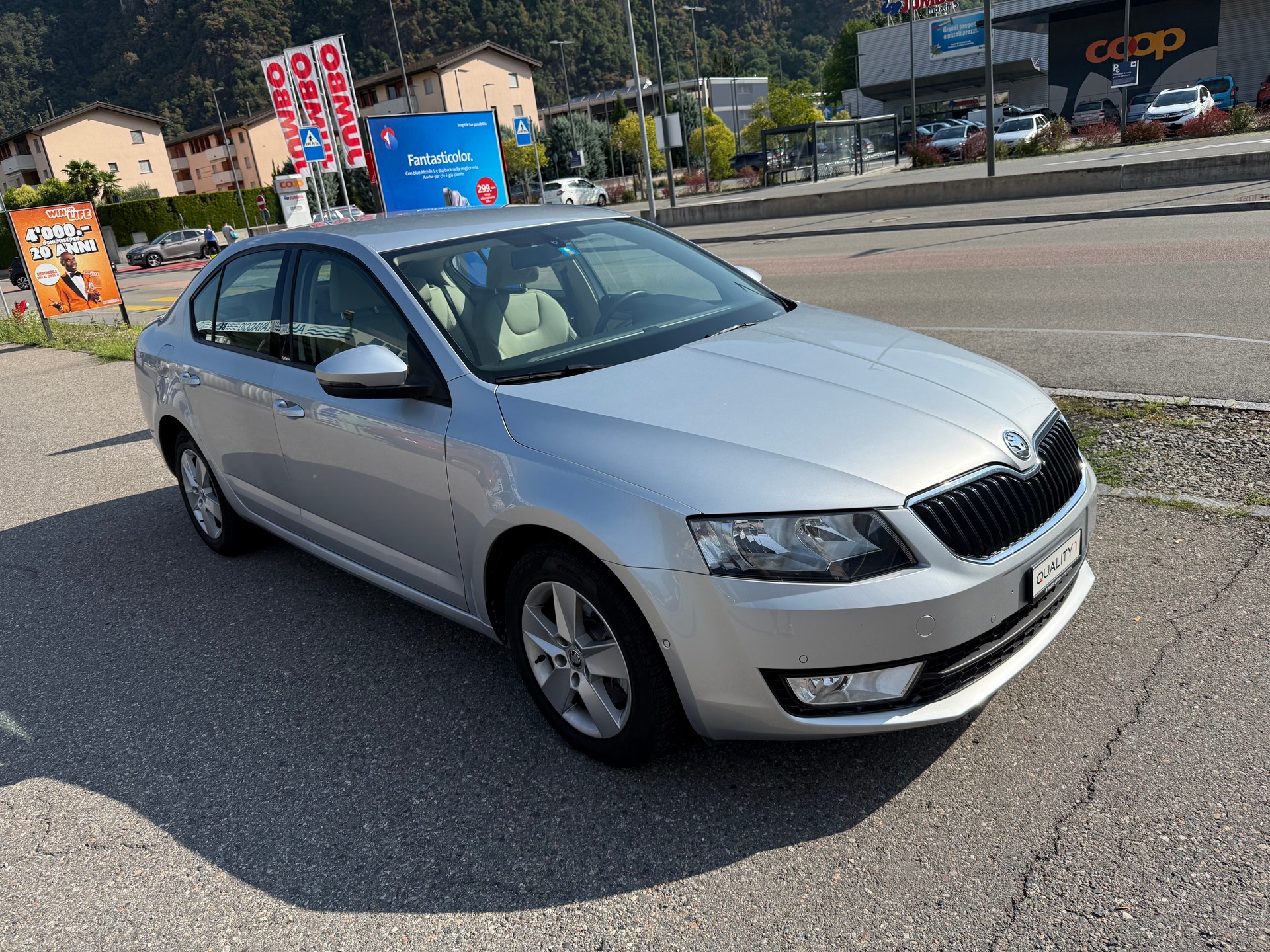 SKODA Octavia 1.8 TSI Ambition DSG-image-1